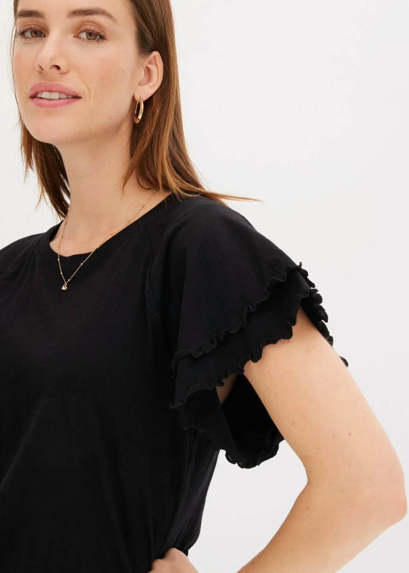 Camiseta con mangas llamativas