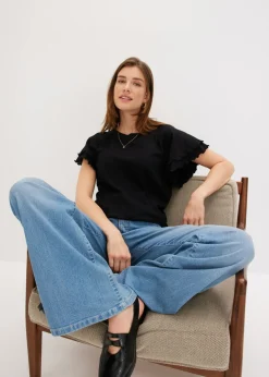 Camiseta con mangas llamativas