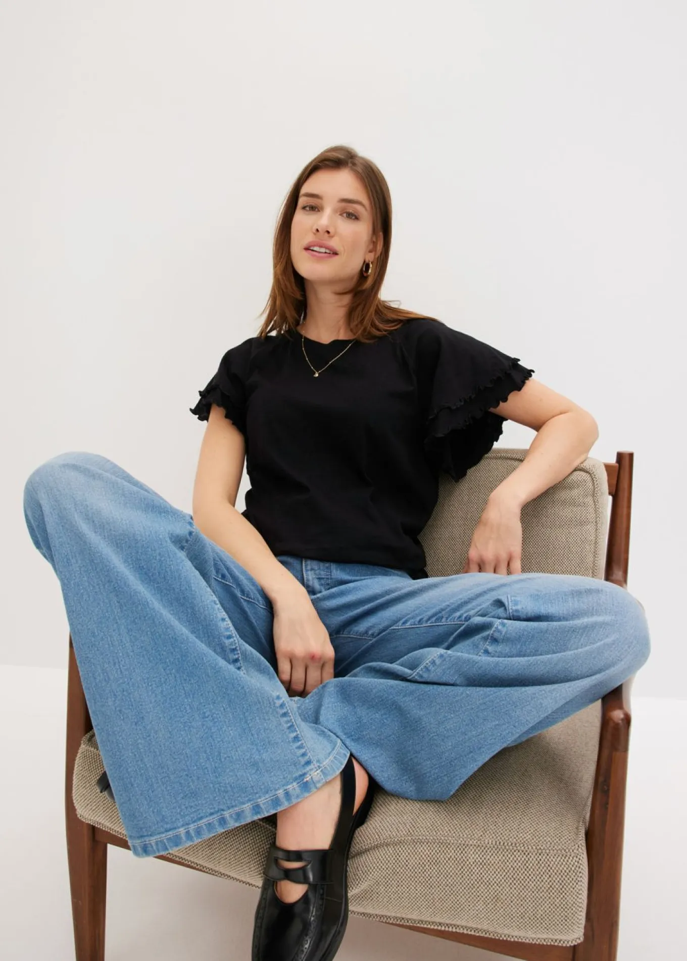 Camiseta con mangas llamativas