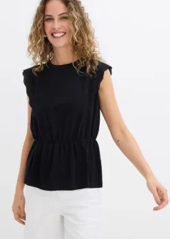 Camiseta con patrón calado