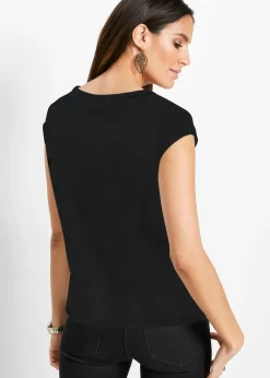 Camiseta con patrón de flores