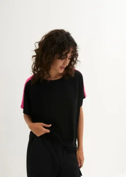 Camiseta con rayas de neón