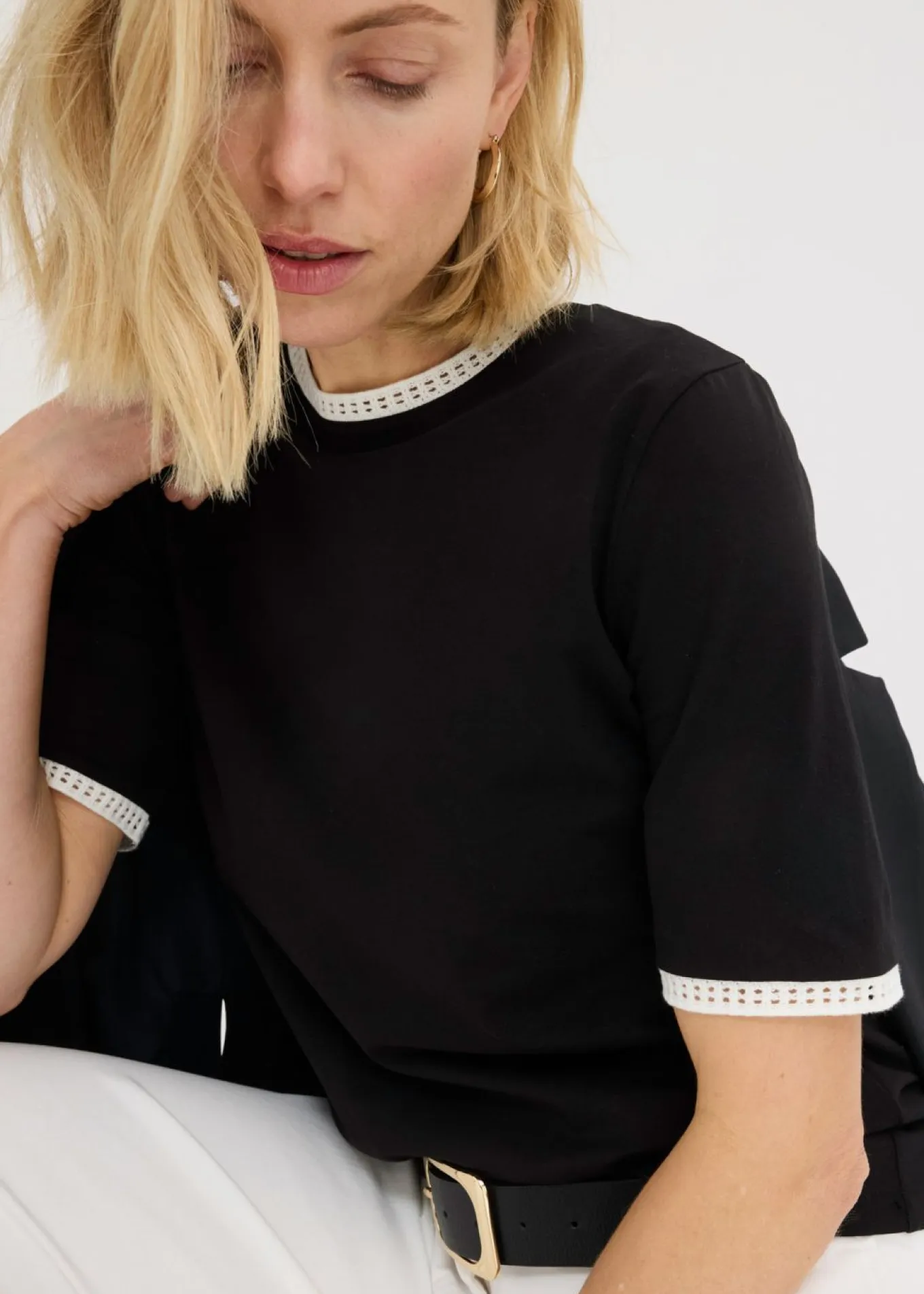 Camiseta con ribete de encaje