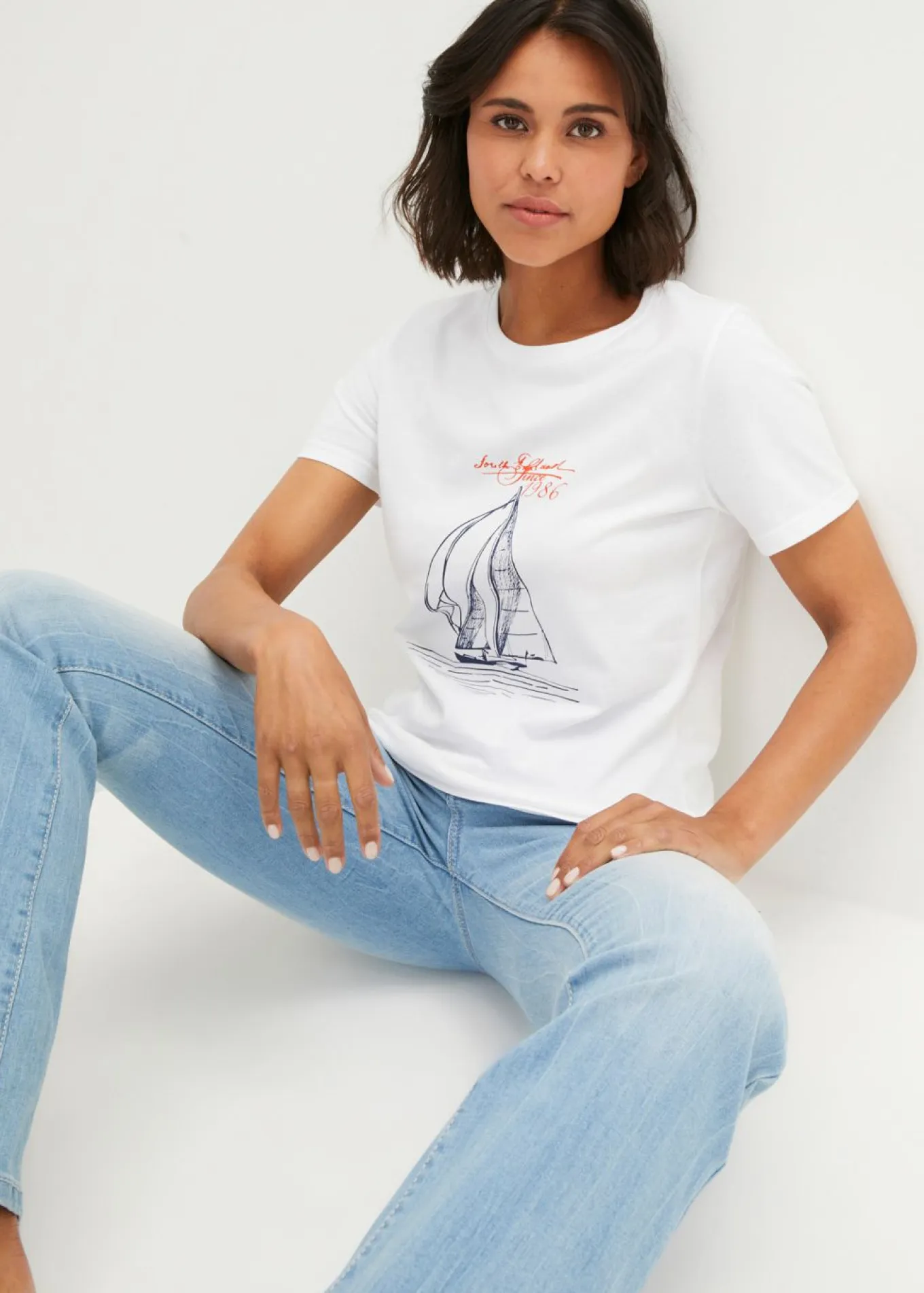 Camiseta de algodón con abertura lateral y estampado