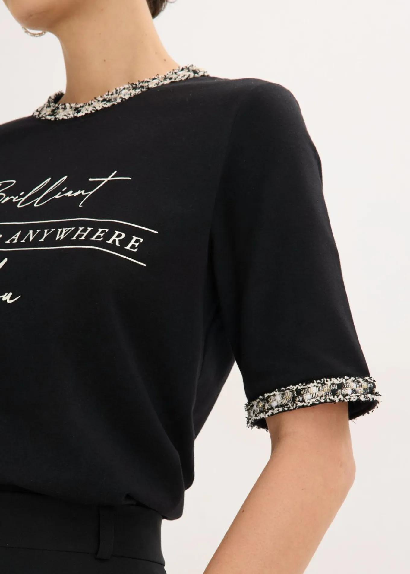 Camiseta de algodón orgánico con cinta decorativa