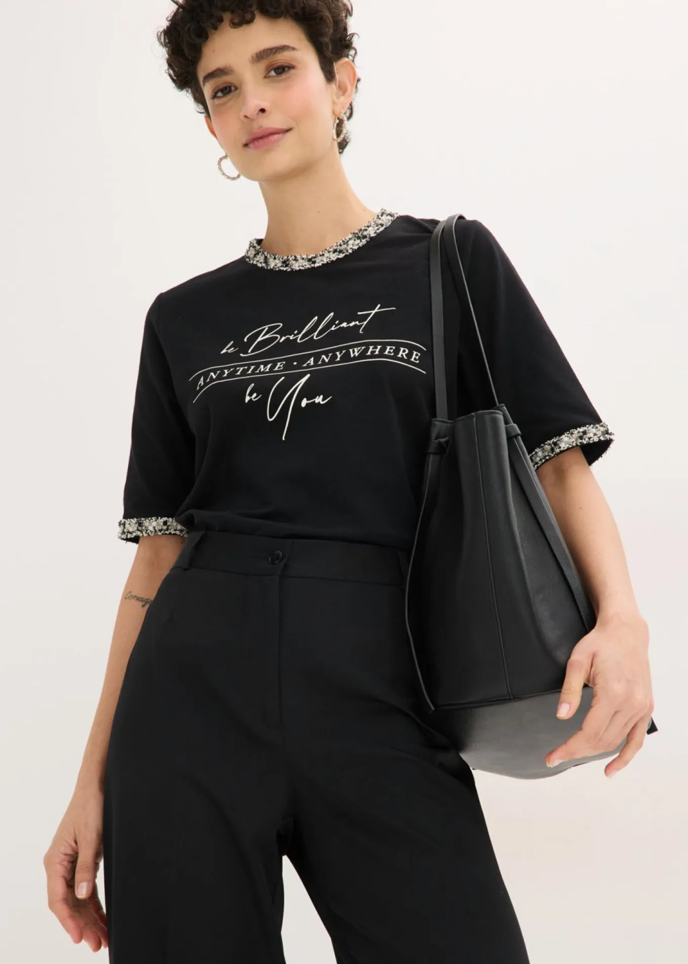 Camiseta de algodón orgánico con cinta decorativa