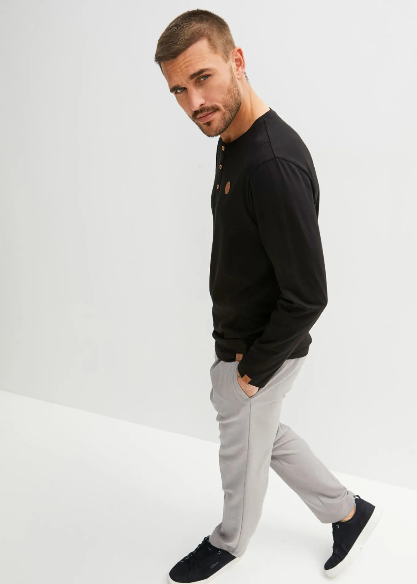 Camiseta de algodón orgánico puro con manga larga y cuello henley (2 unidades)
