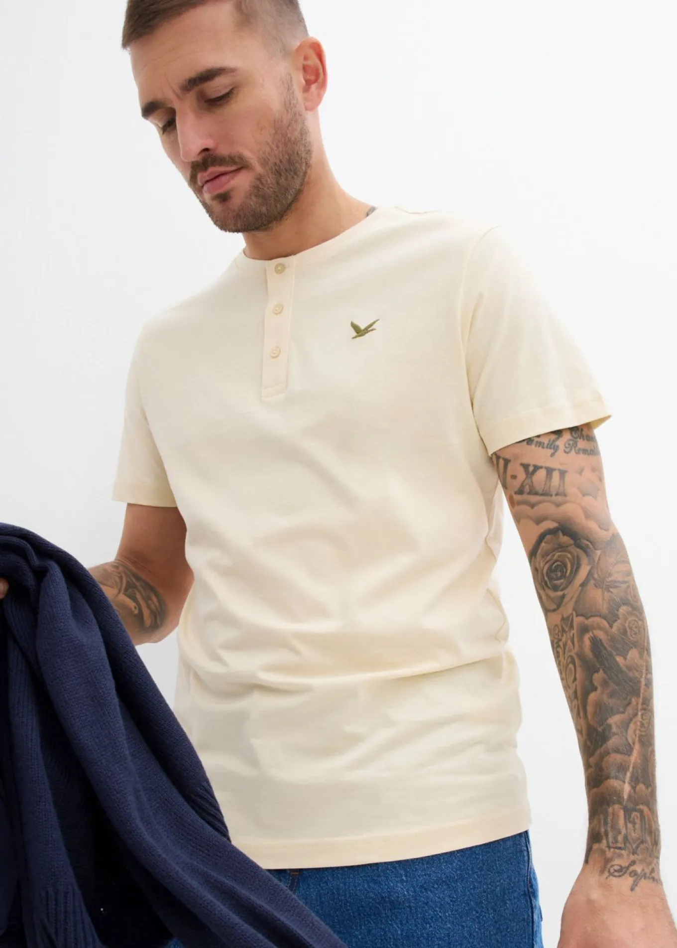 Camiseta de algodón orgánico puro con cuello henley (3 unidades)