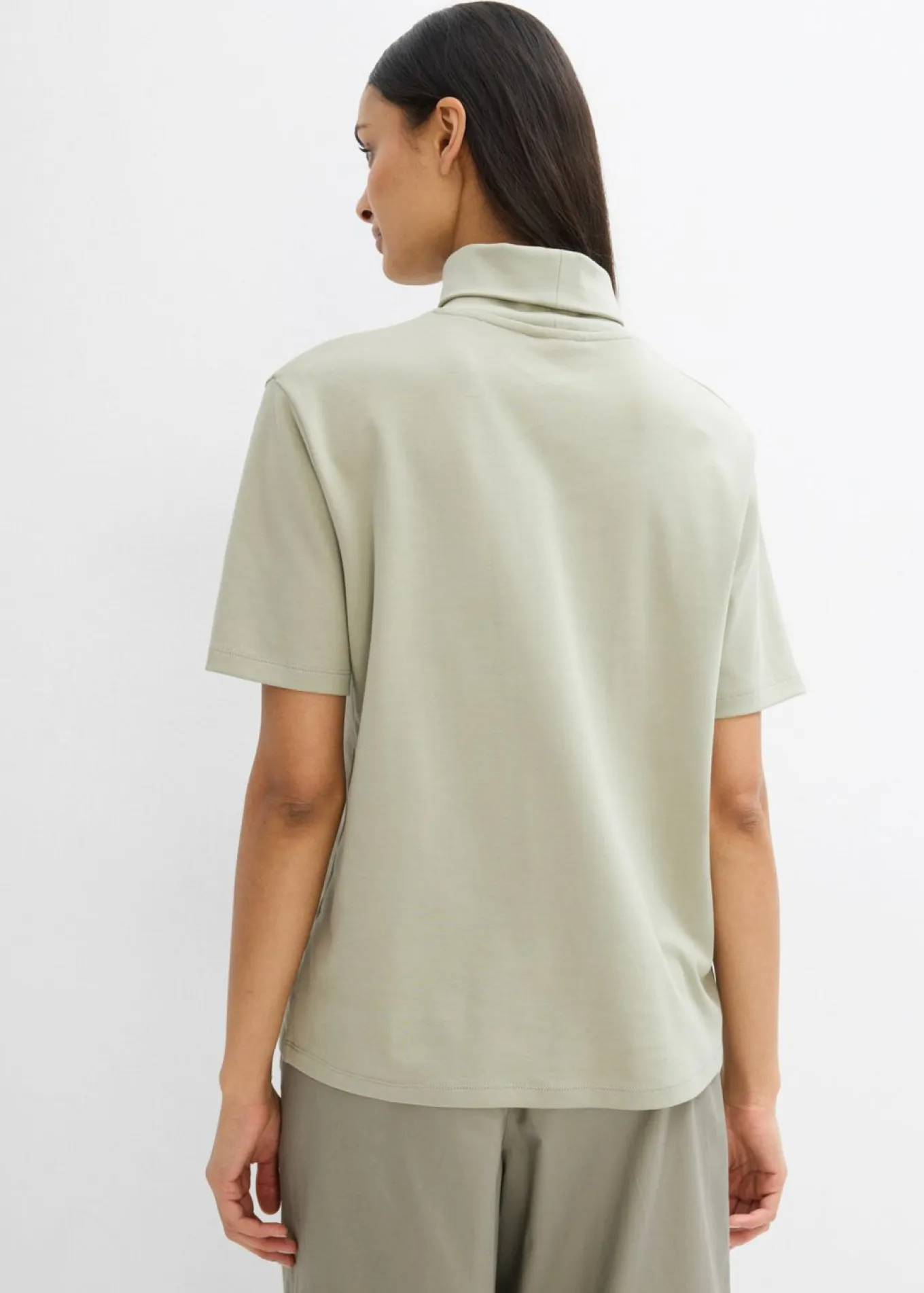 Camiseta de algodón orgánico puro con cuello alto