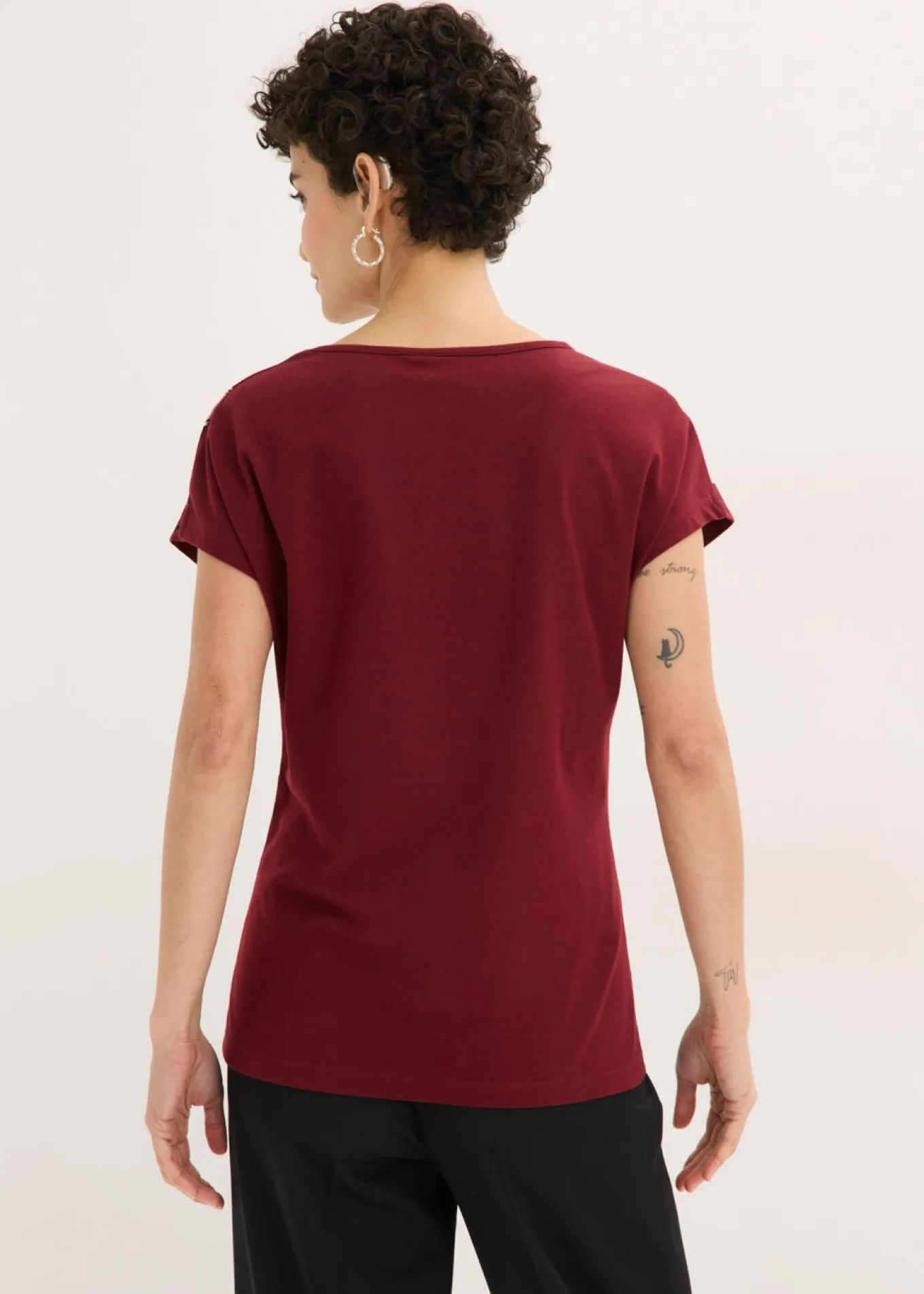 Camiseta de algodón orgánico con estampado de flores