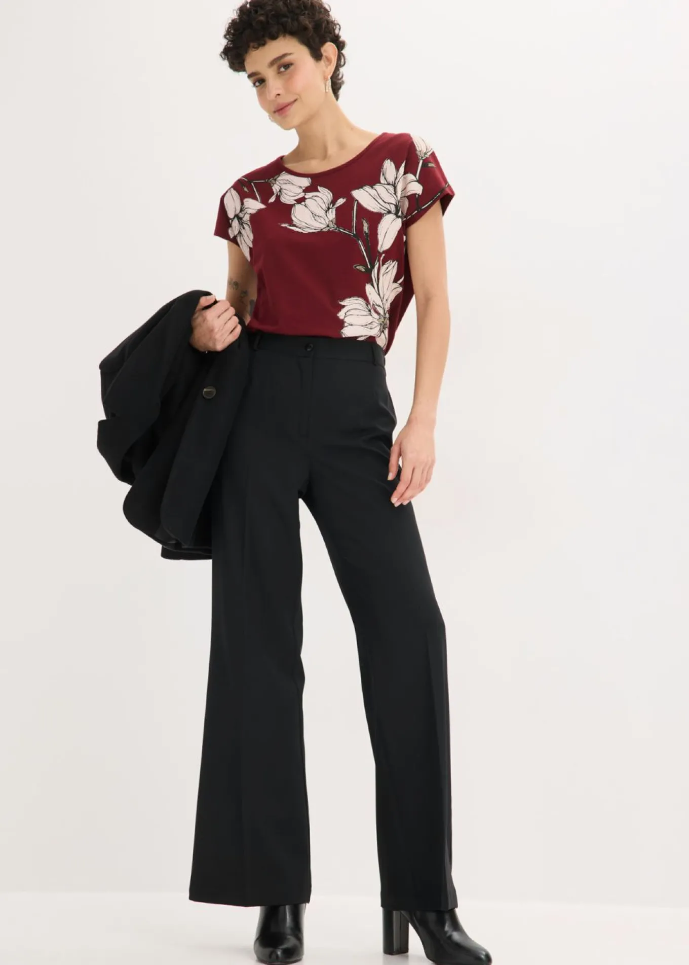 Camiseta de algodón orgánico con estampado de flores