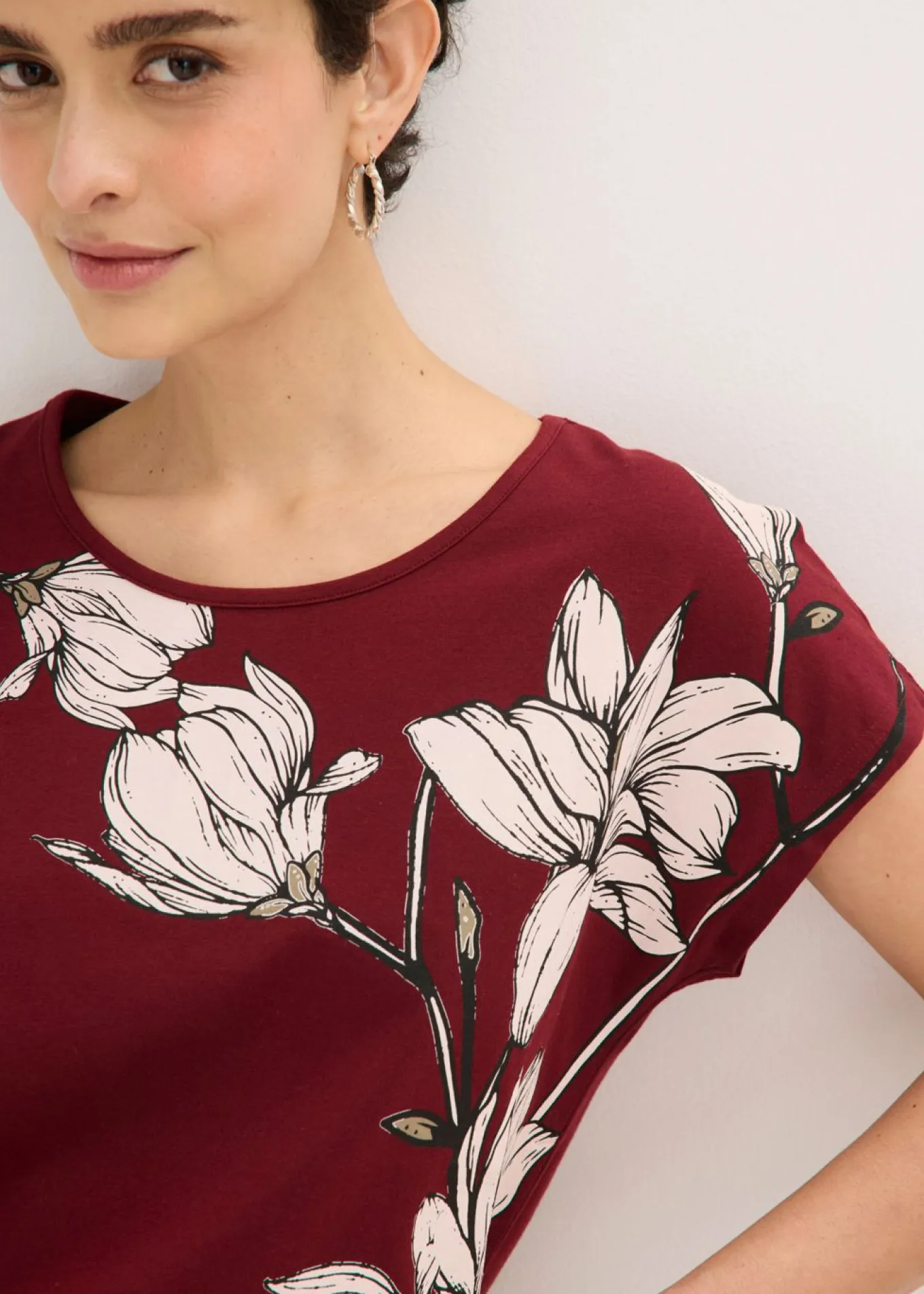 Camiseta de algodón orgánico con estampado de flores