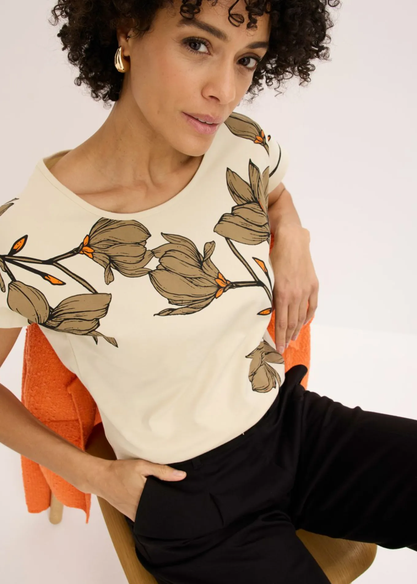 Camiseta de algodón orgánico con estampado de flores