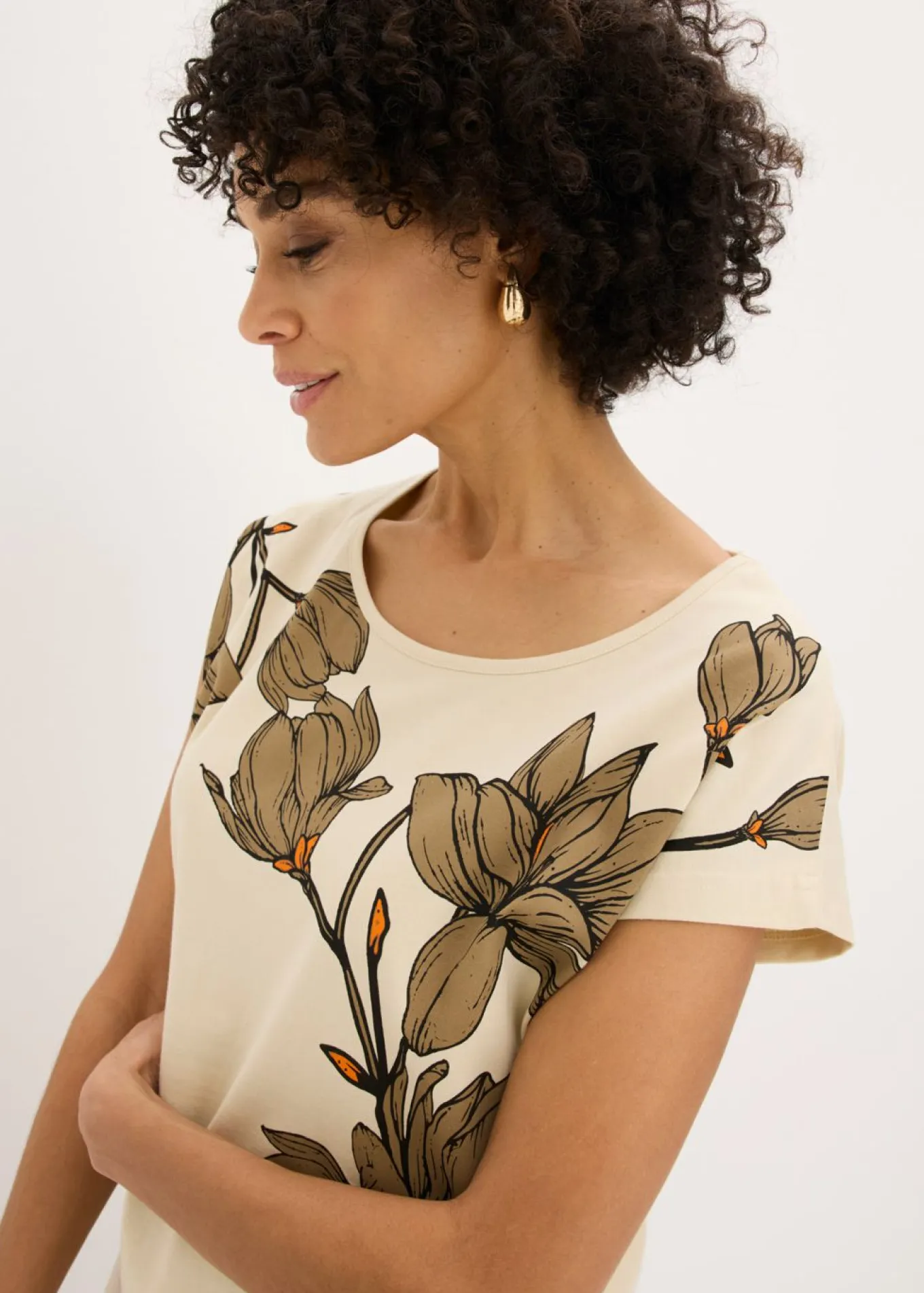 Camiseta de algodón orgánico con estampado de flores