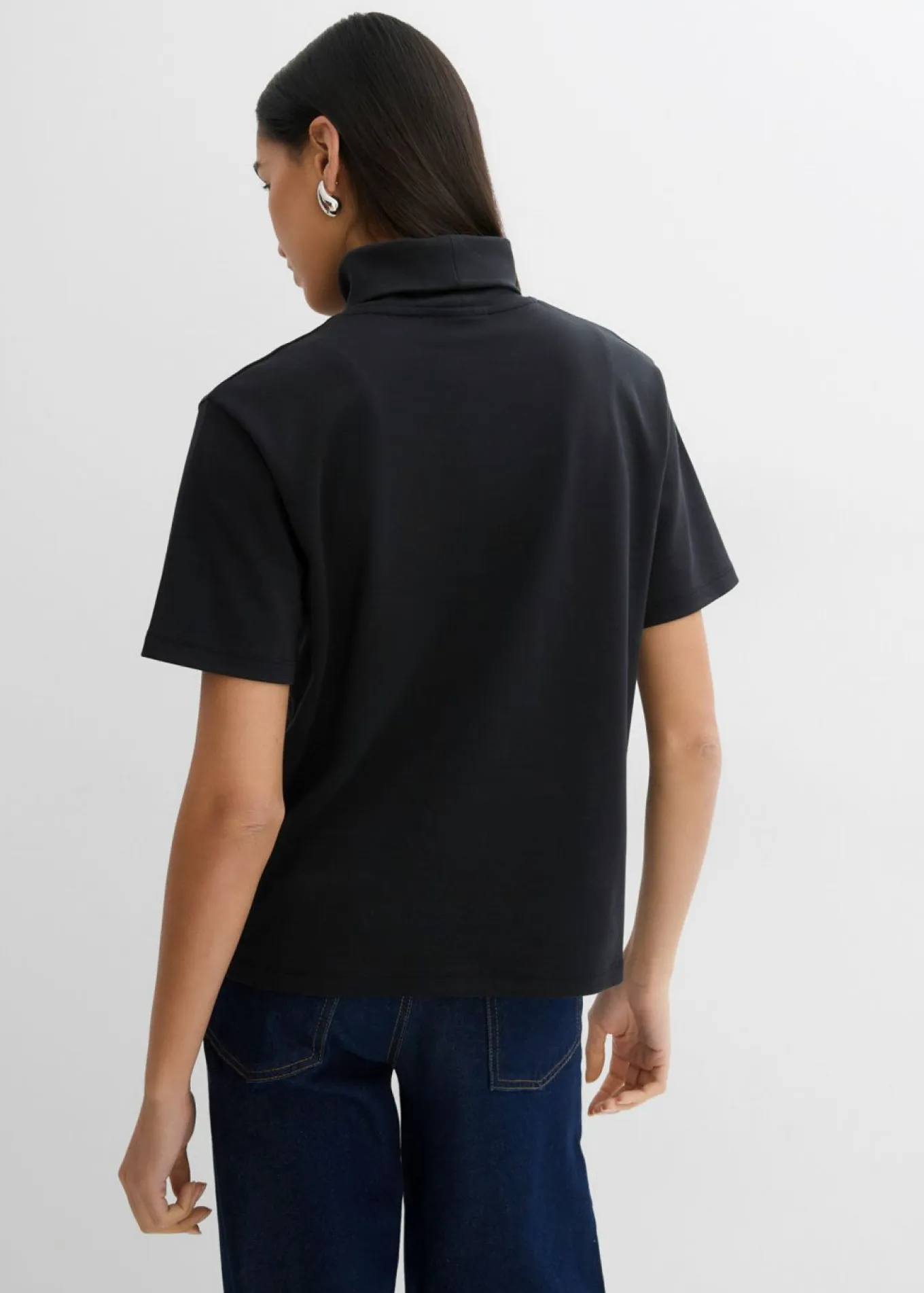 Camiseta de algodón orgánico puro con cuello alto