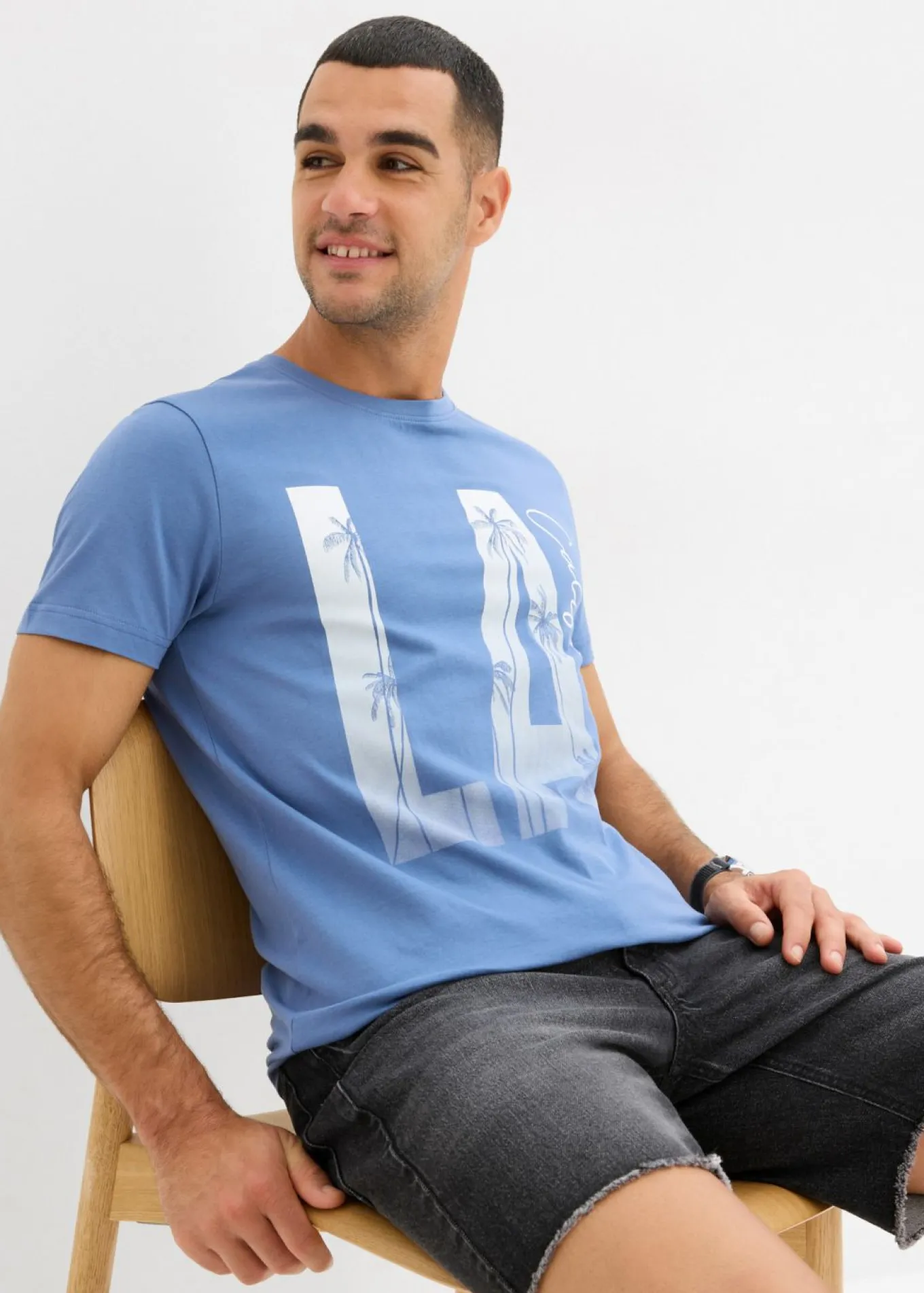 Camiseta de algodón orgánico puro con corte entallado