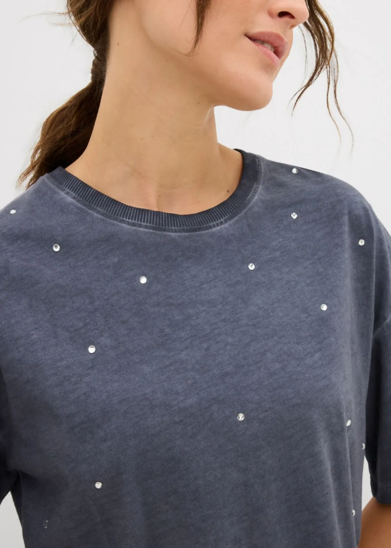 Camiseta de algodón puro con piedras brillantes
