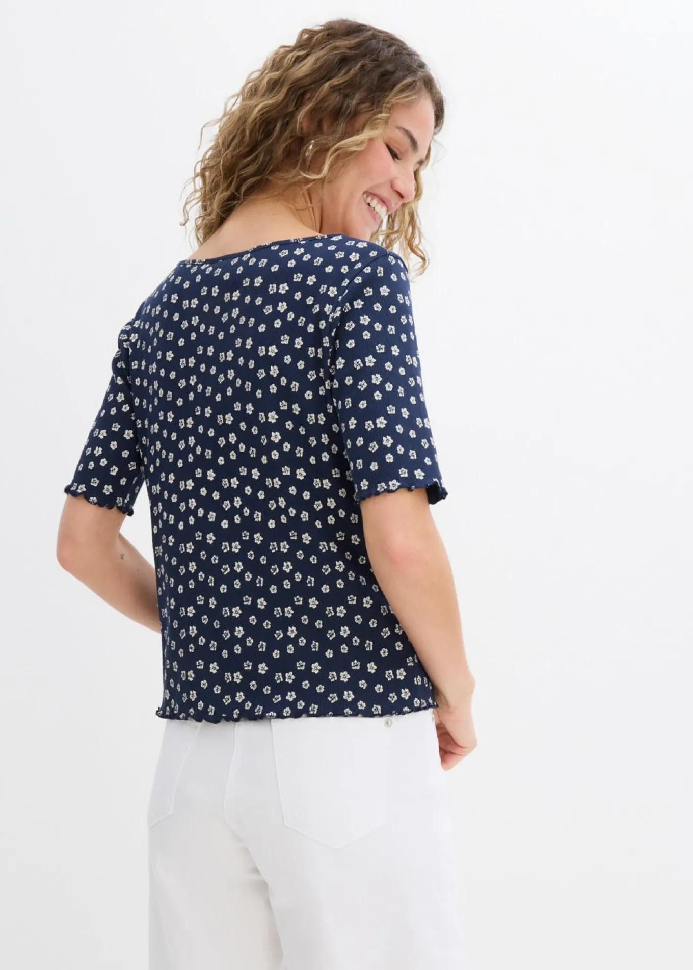 Camiseta de canalé con estampado de flores y manga corta