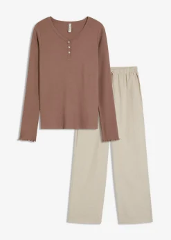 Camiseta de canalé con pantalón cómodo