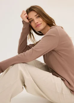 Camiseta de canalé con pantalón cómodo