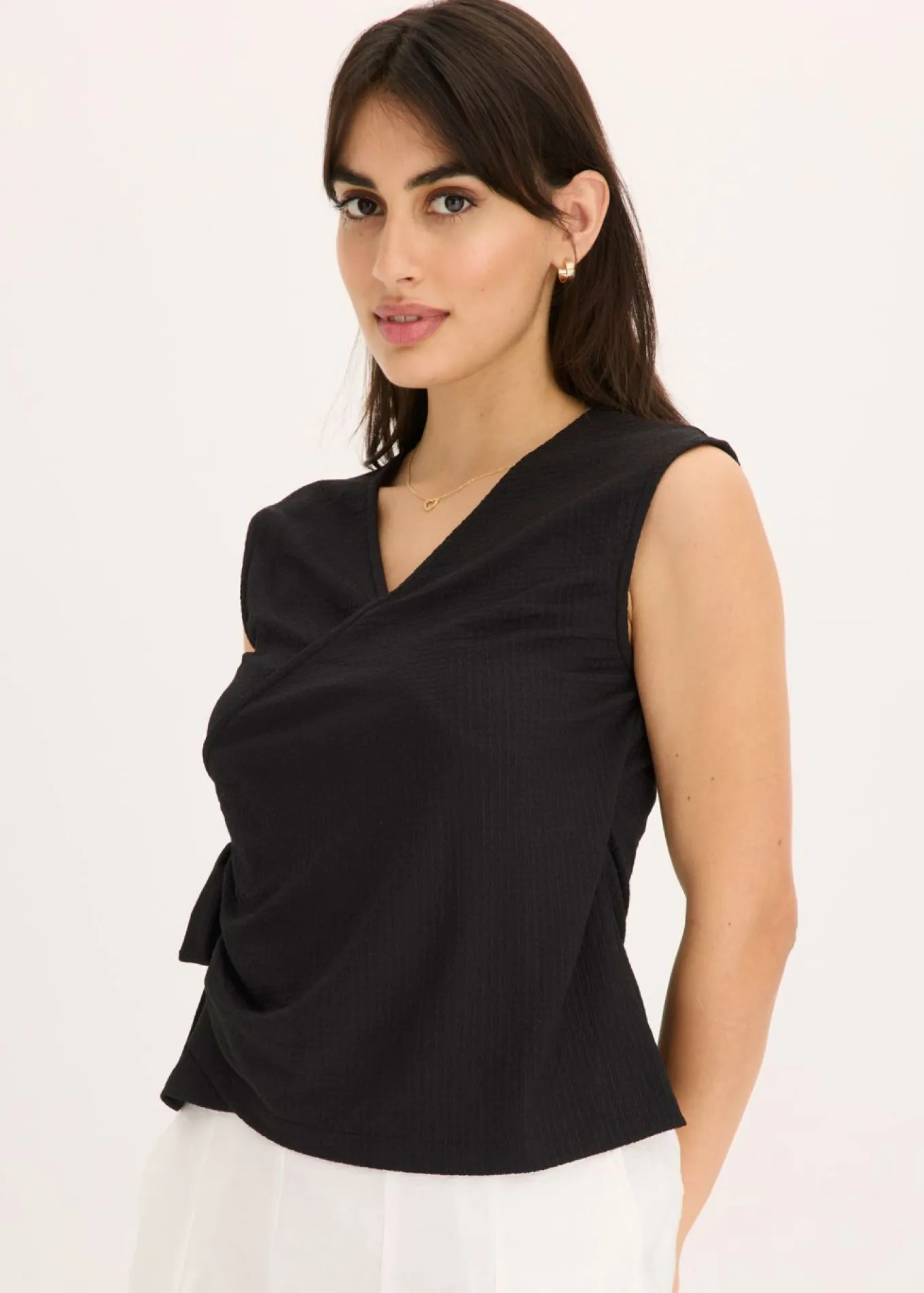 Camiseta de crepé de punto con aspecto cruzado
