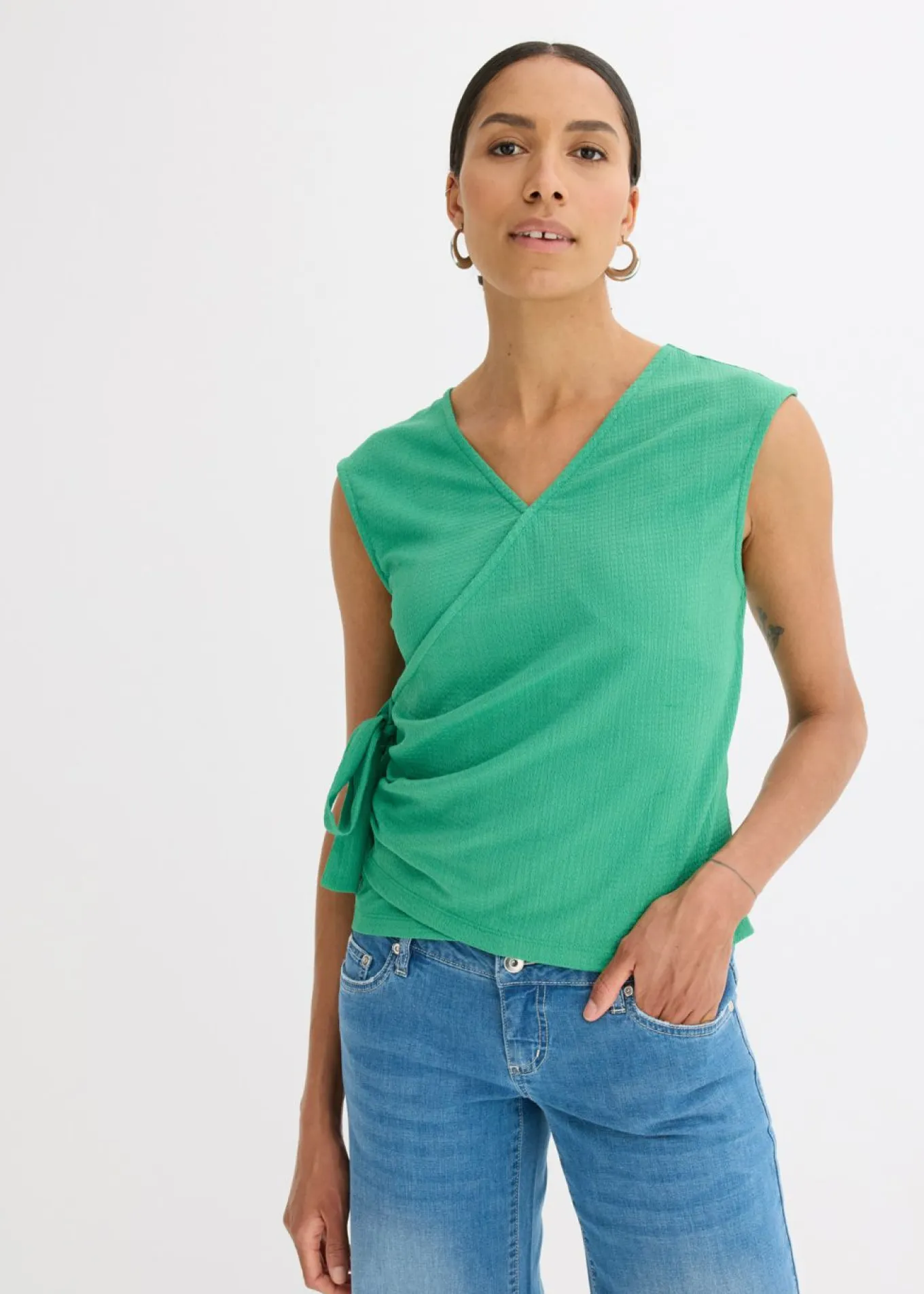 Camiseta de crepé de punto con aspecto cruzado