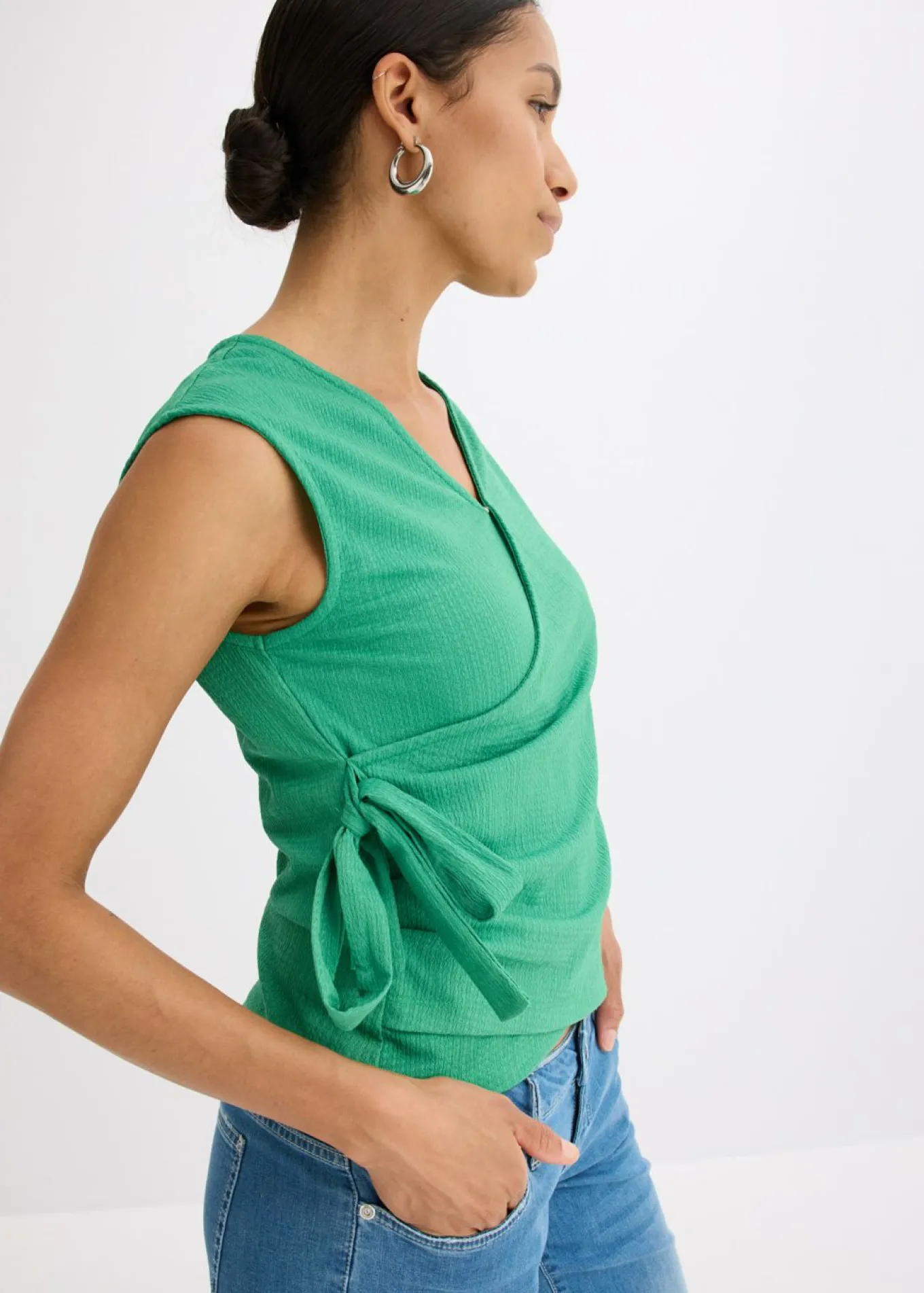 Camiseta de crepé de punto con aspecto cruzado