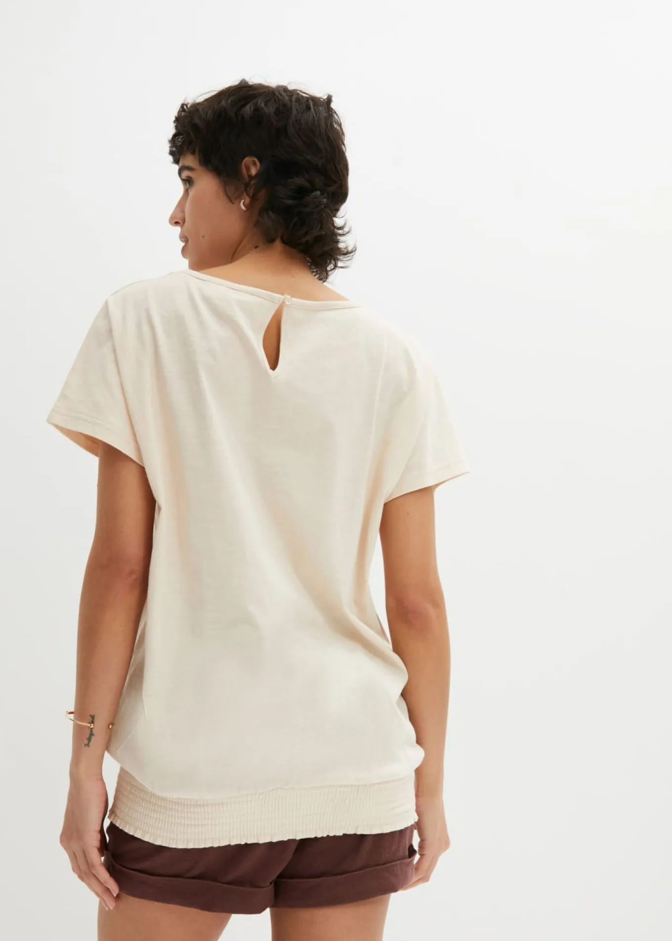 Camiseta de hilo flameado de algodón orgánico con cuello de nido de abeja