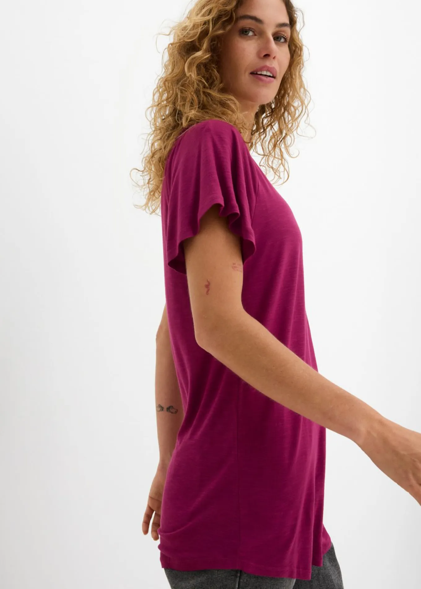 Camiseta de hilo flameado con mangas de murciélago