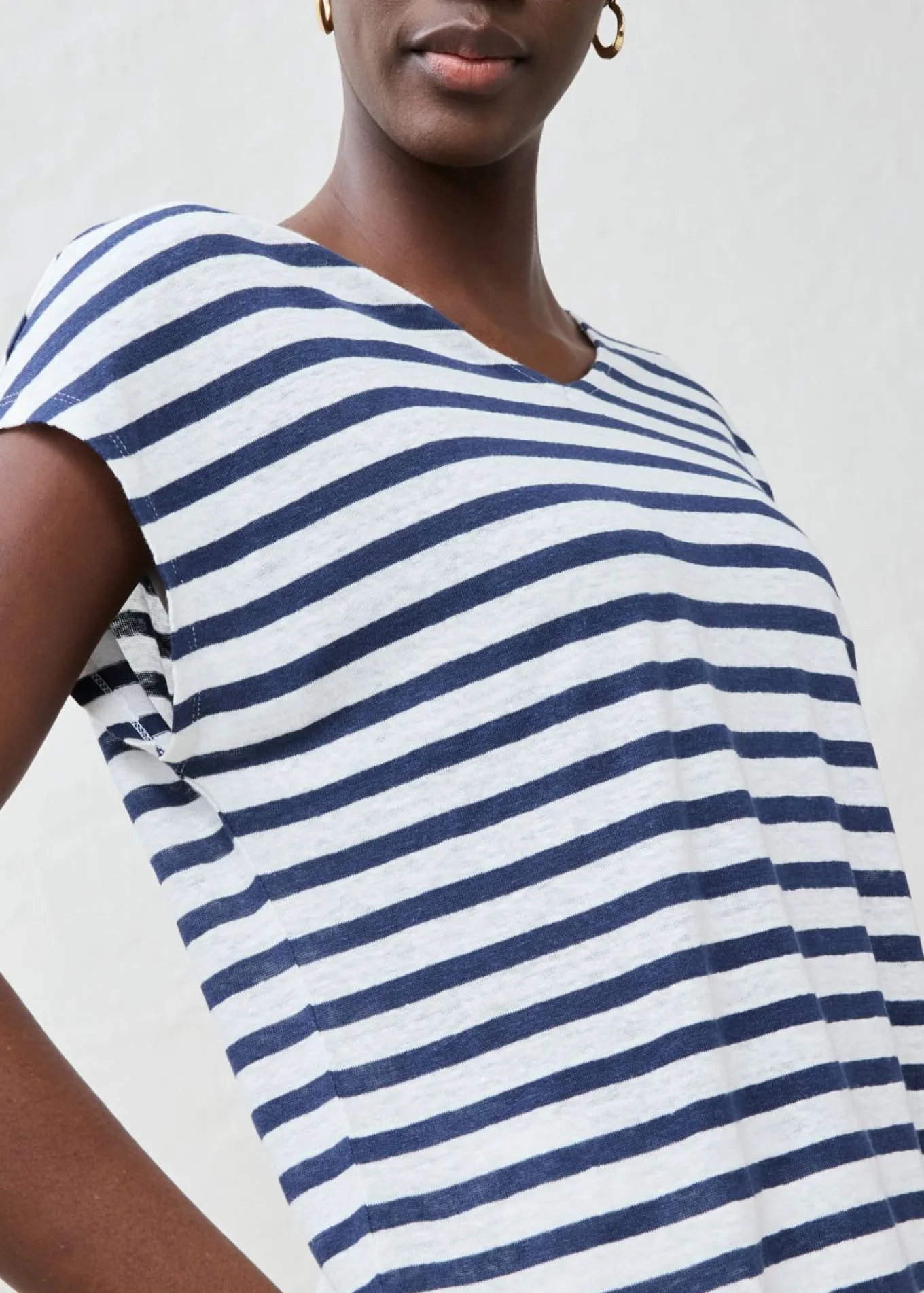 Camiseta de lino puro con mangas tipo murciélago