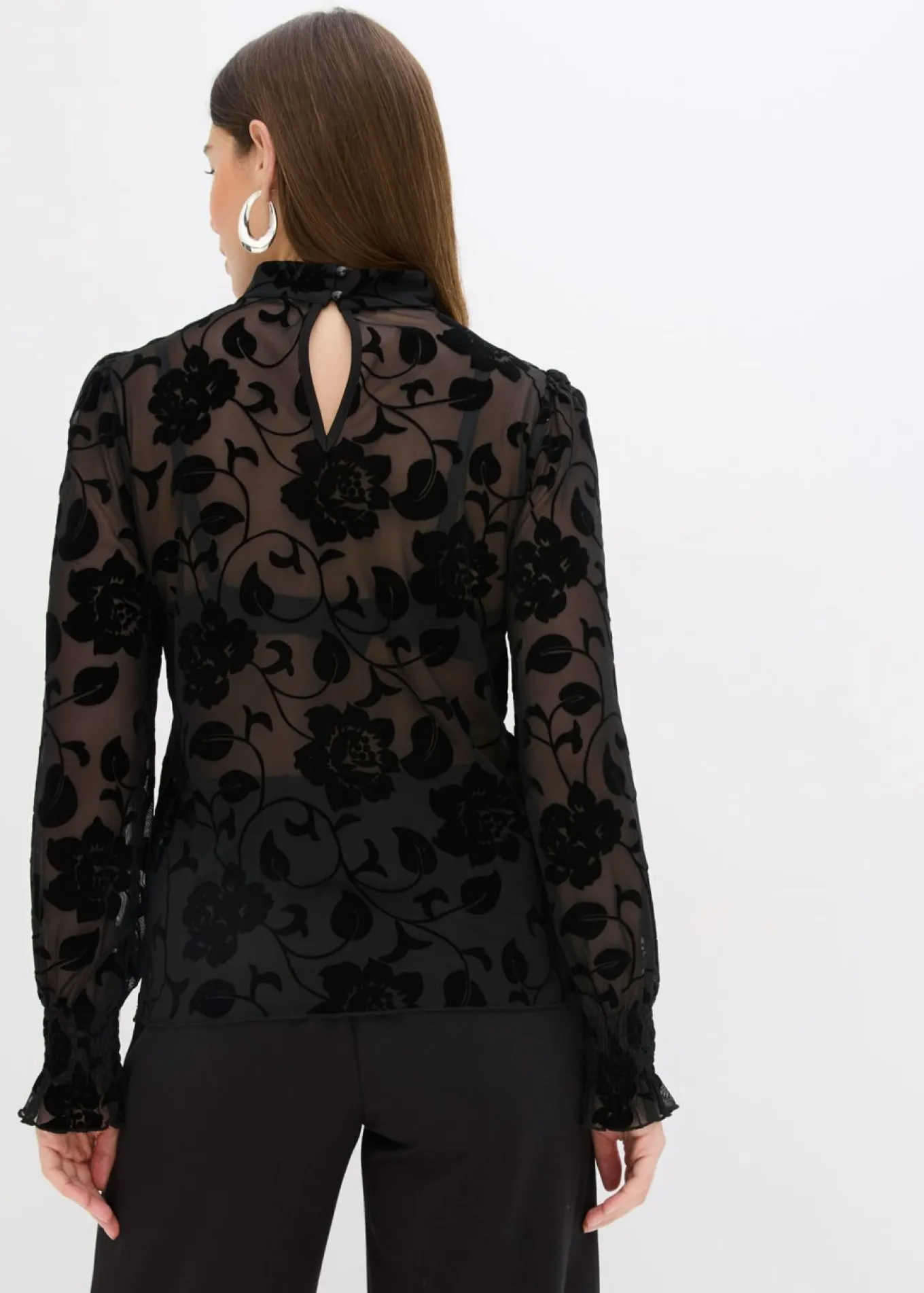 Camiseta de manga larga con leve transparencia
