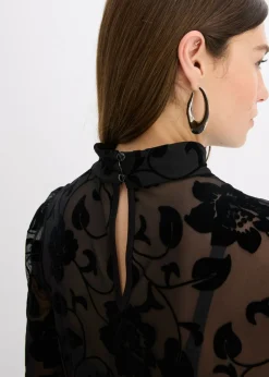 Camiseta de manga larga con leve transparencia