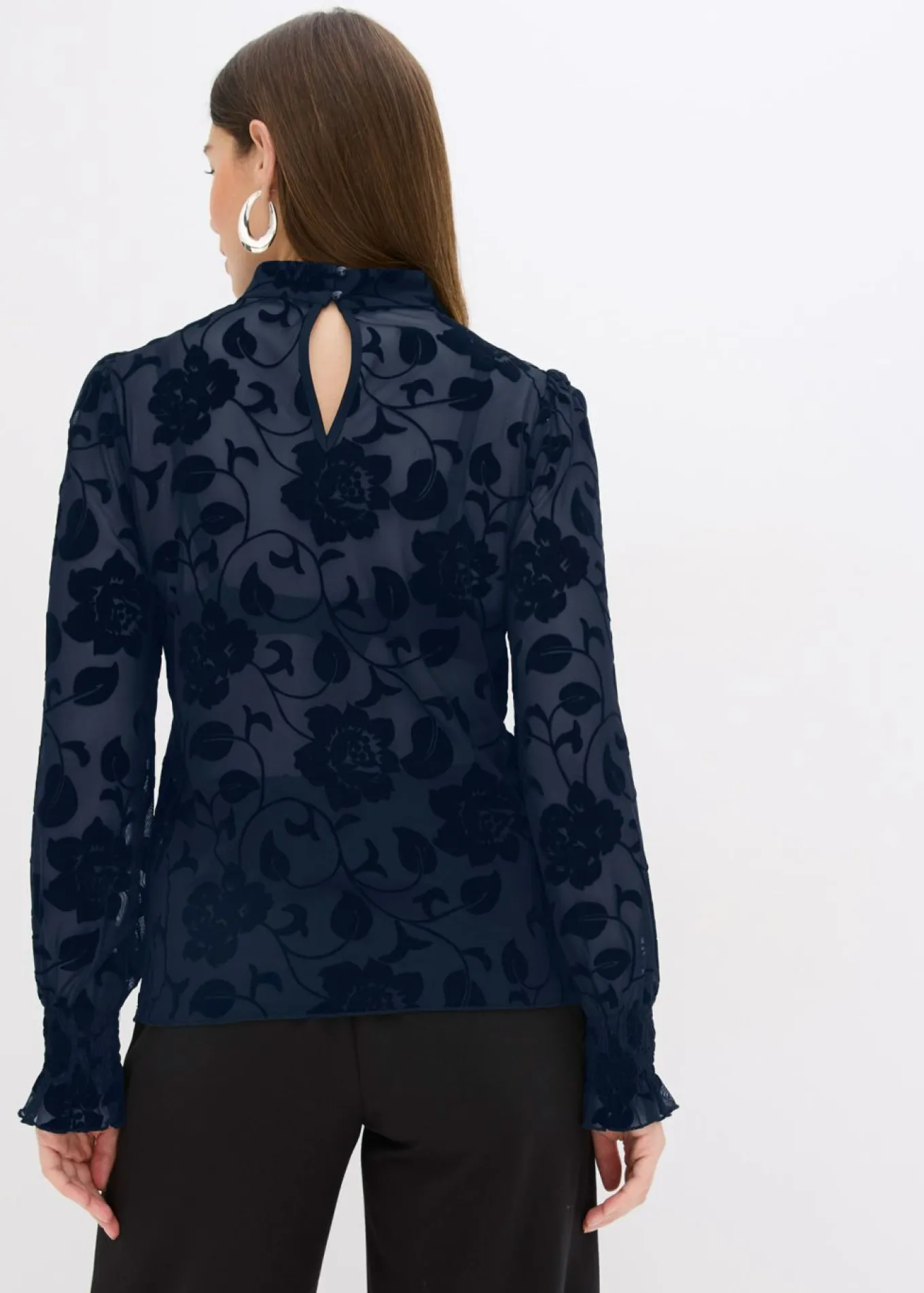 Camiseta de manga larga con leve transparencia