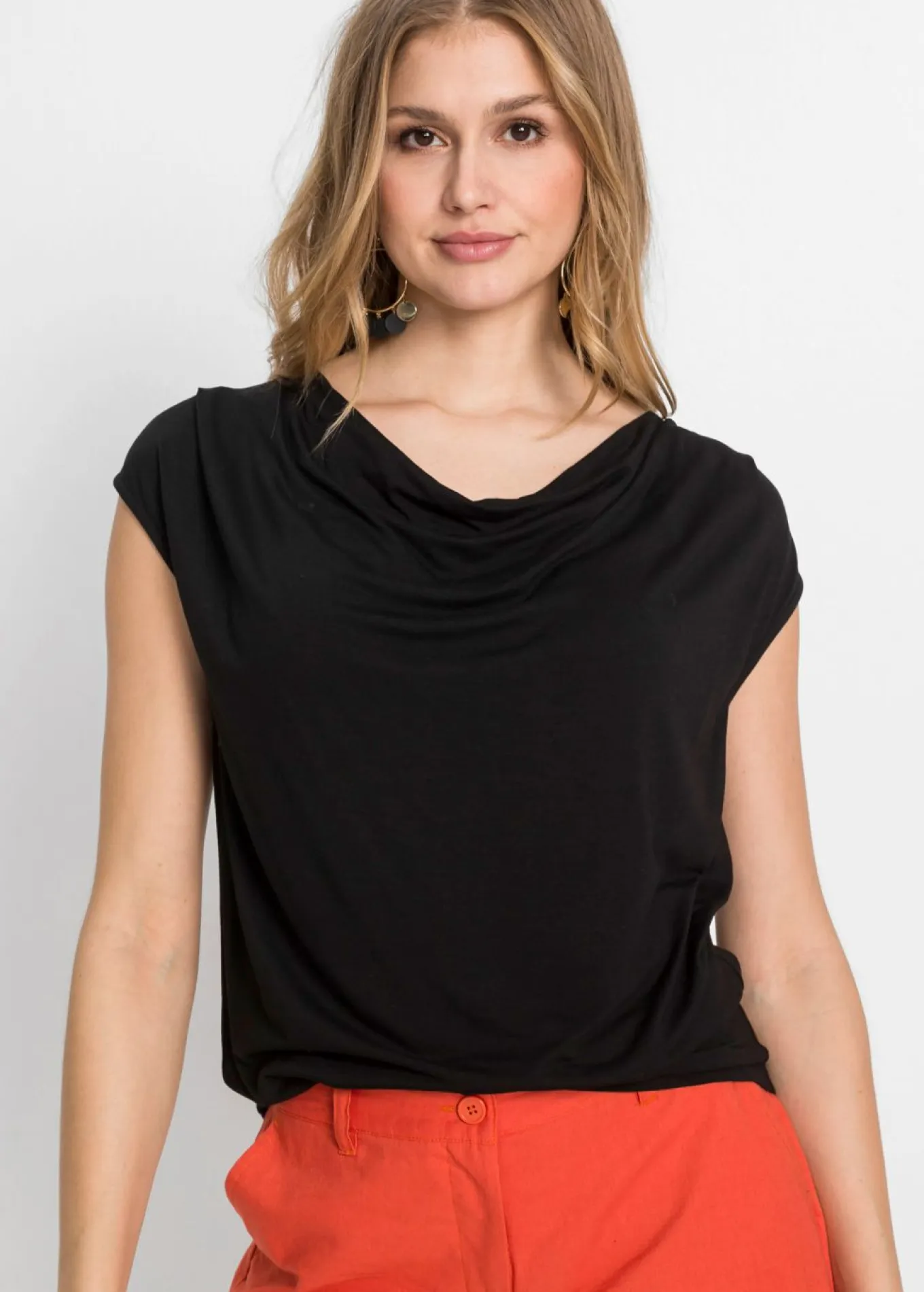 Camiseta de mezcla de viscosa con escote en cascada
