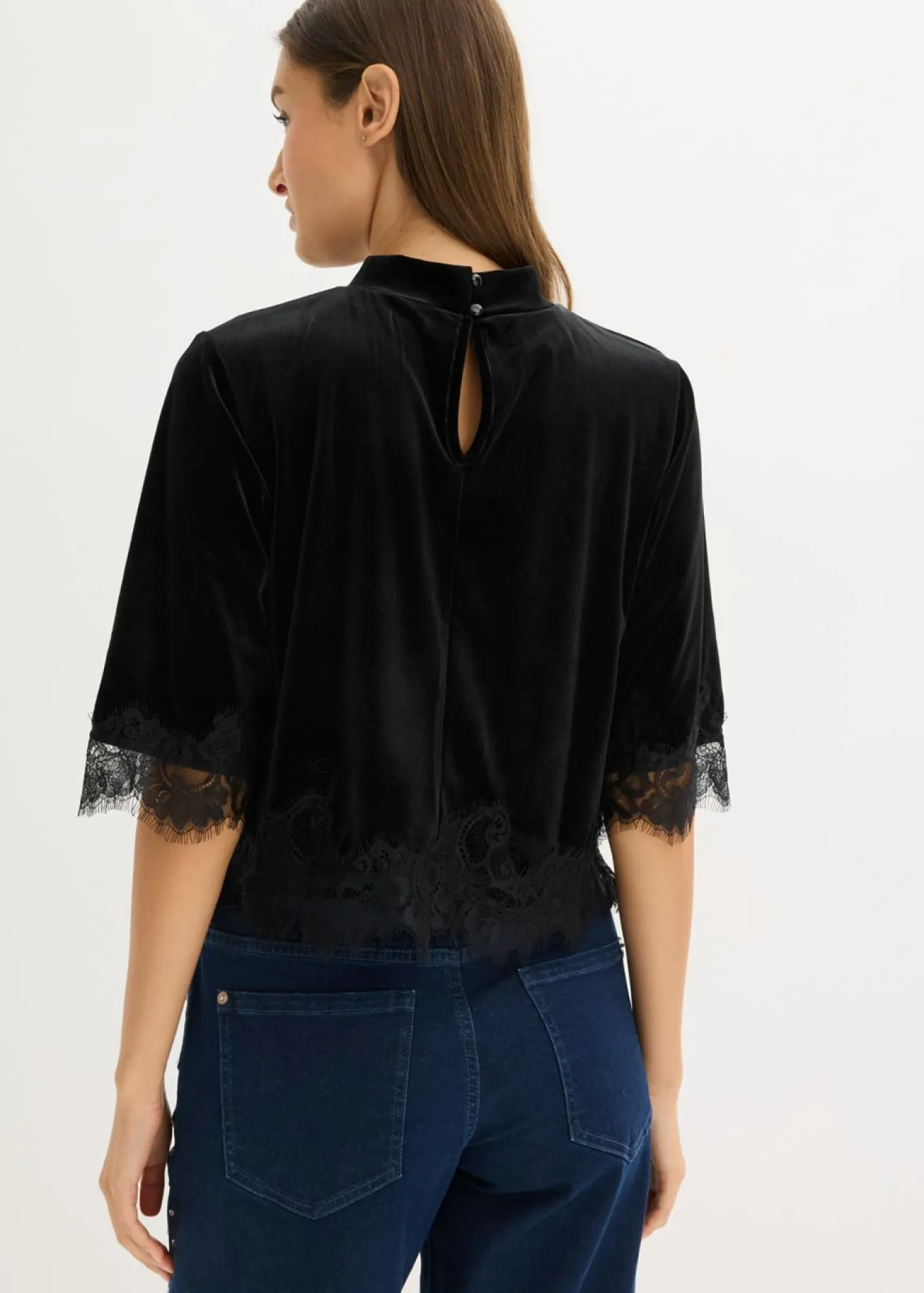 Camiseta de terciopelo con encaje