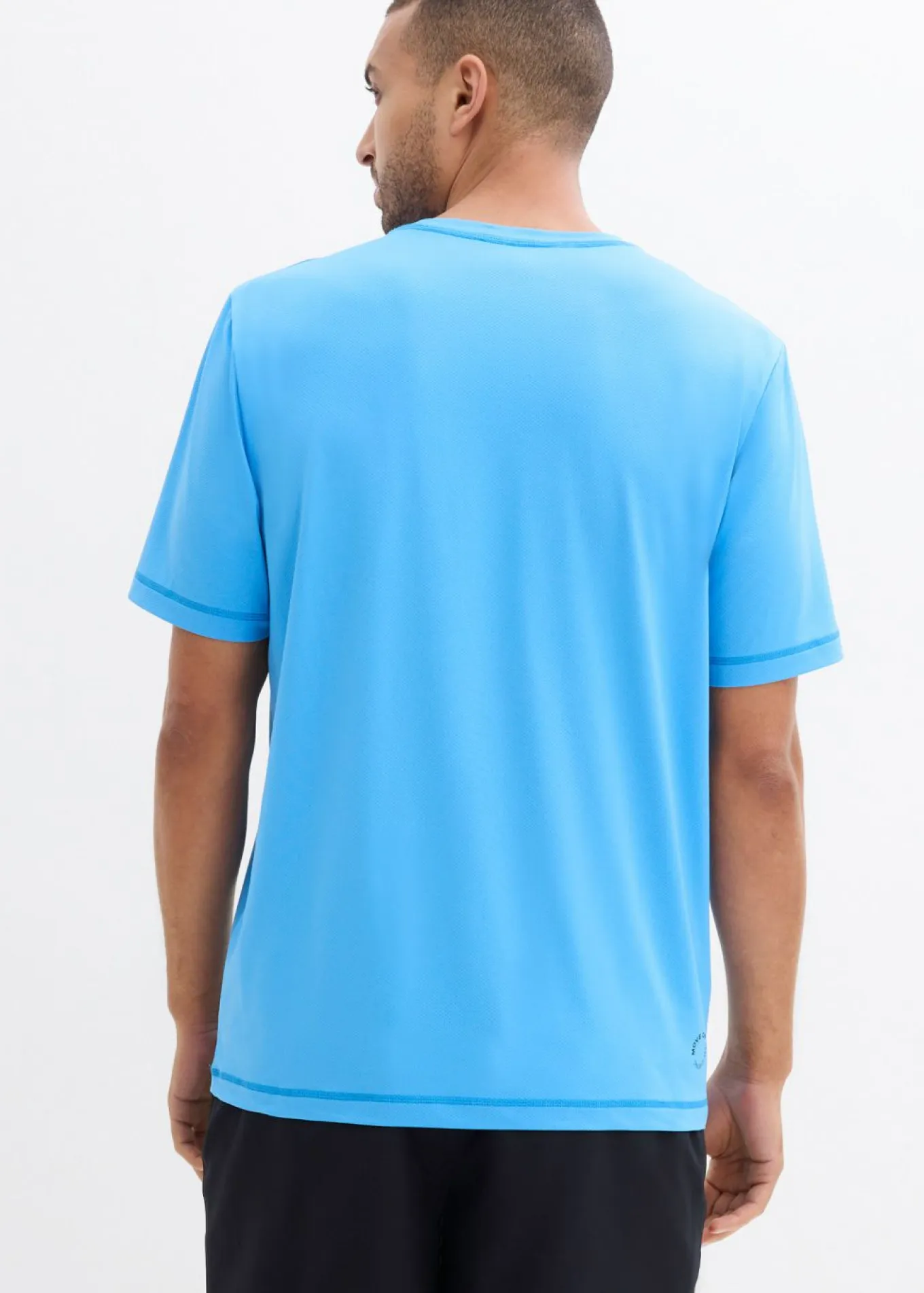 Camiseta deportiva con aspecto estructurado