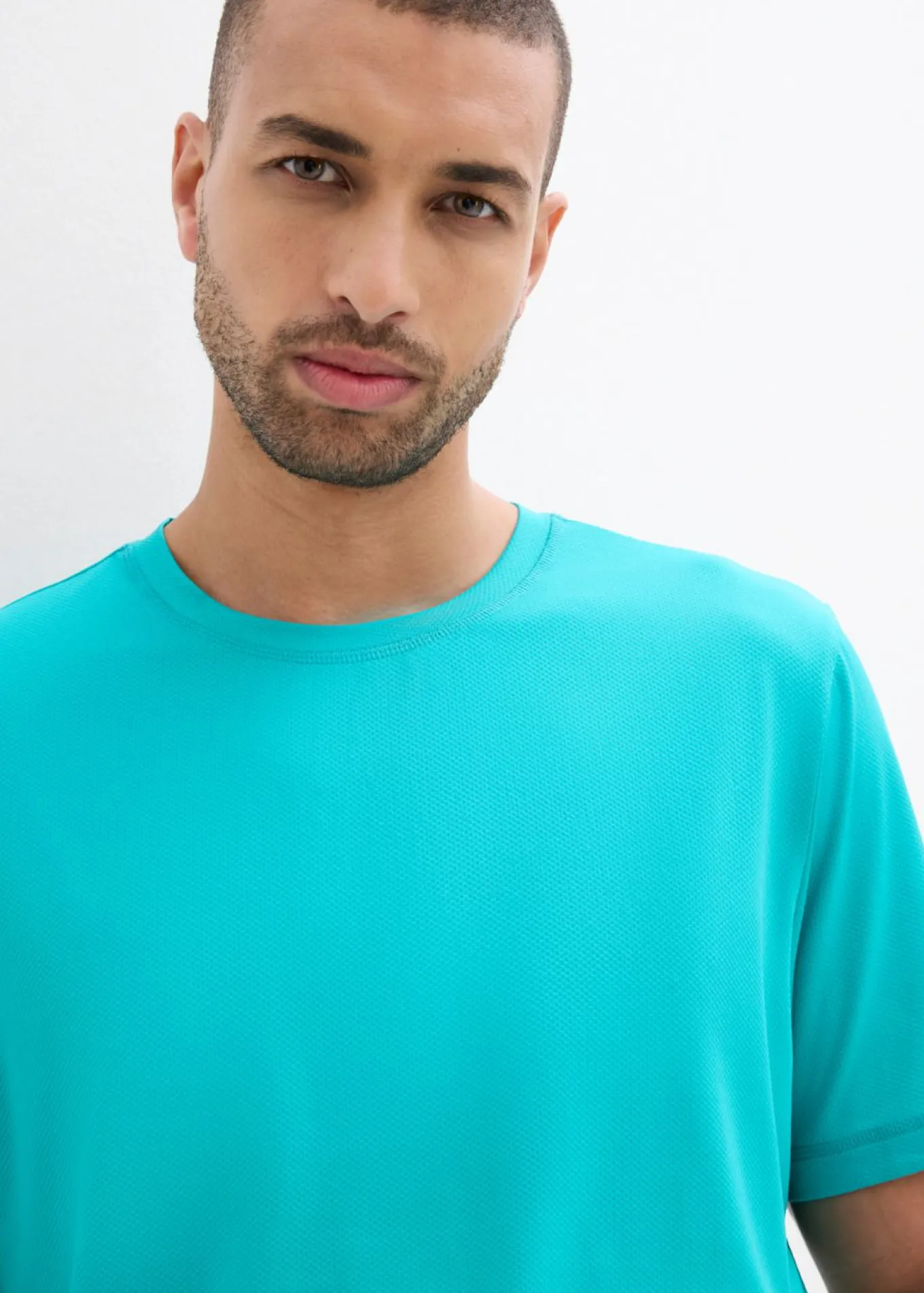 Camiseta deportiva con aspecto estructurado