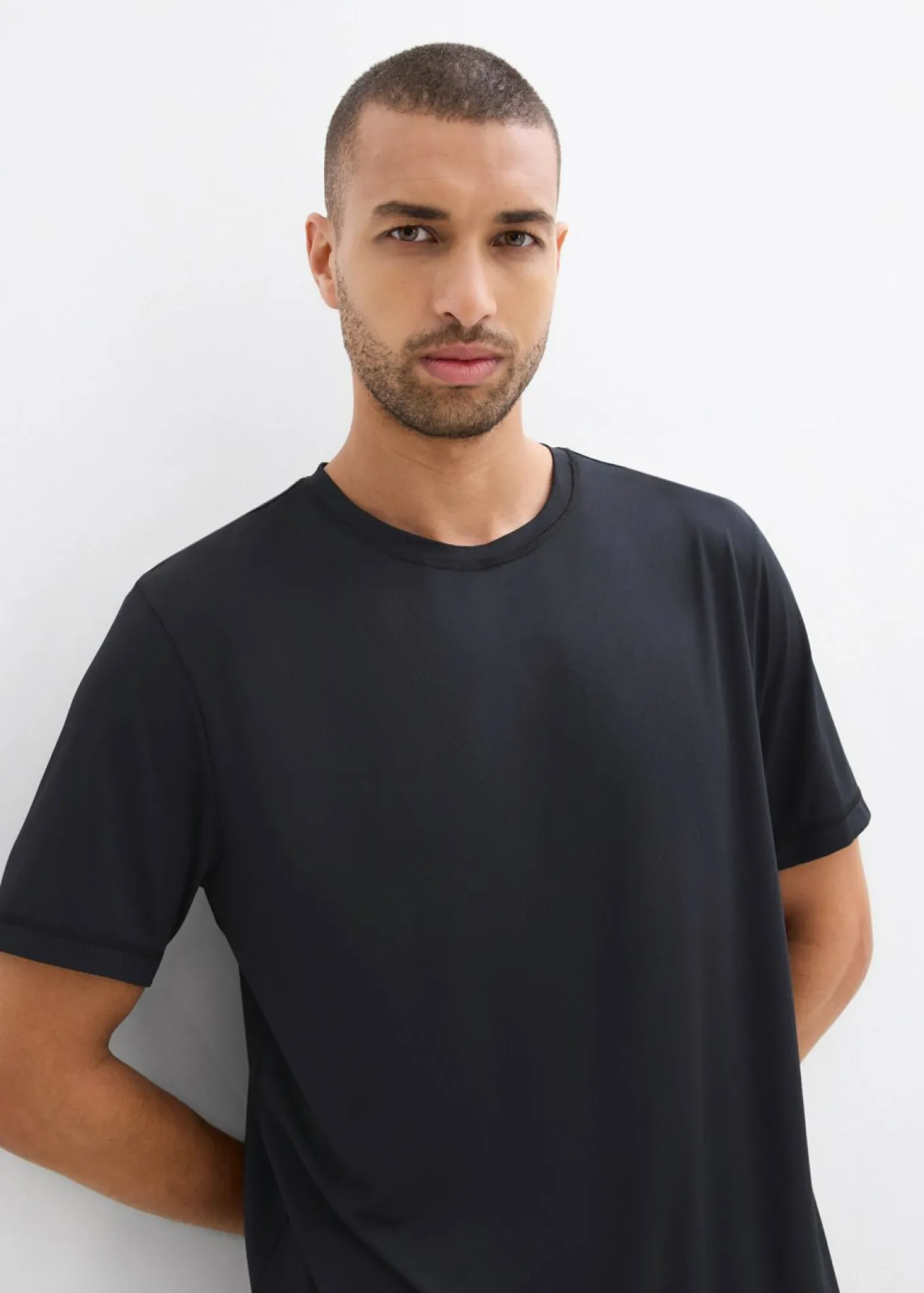 Camiseta deportiva con aspecto estructurado