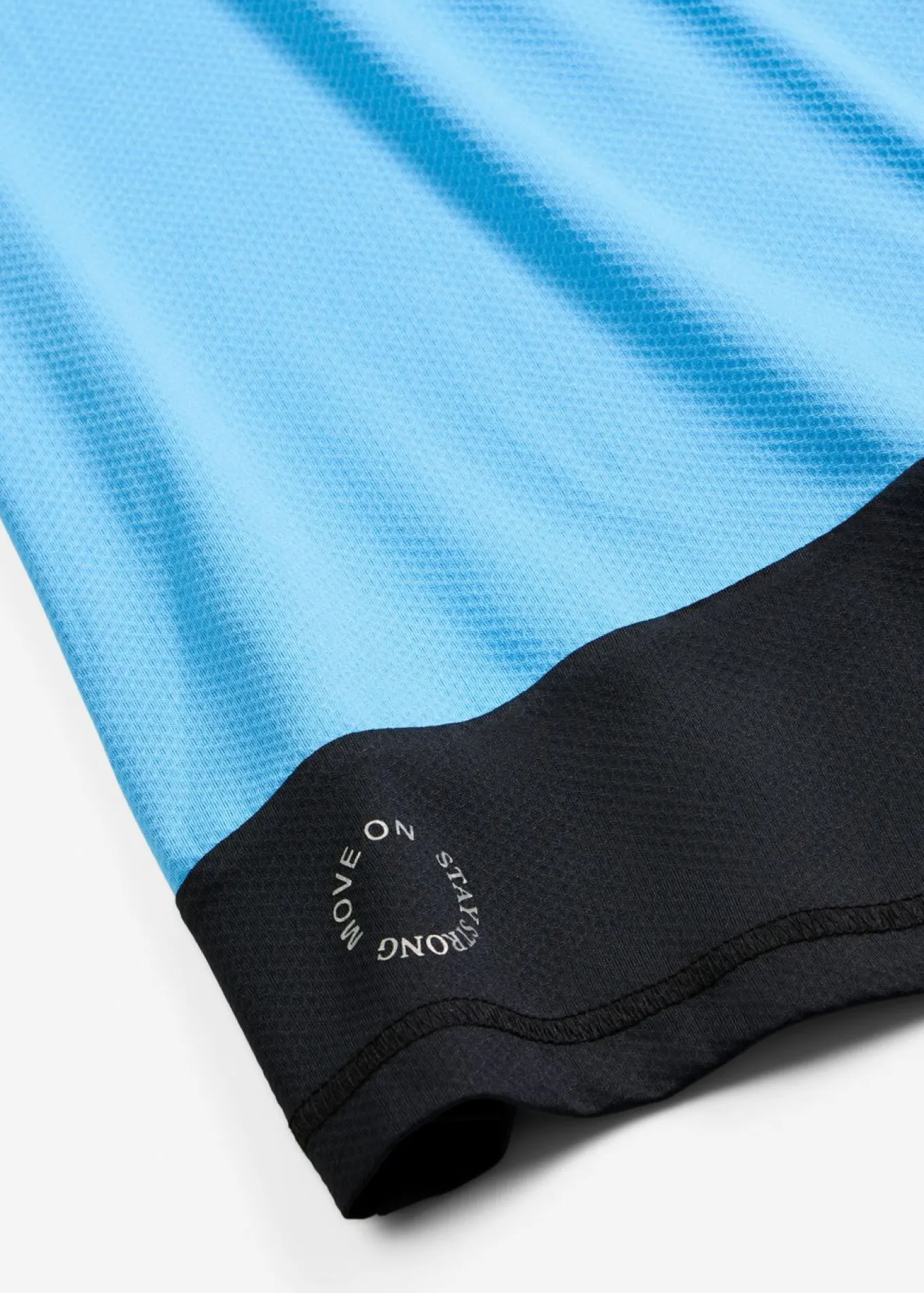 Camiseta deportiva con aspecto estructurado