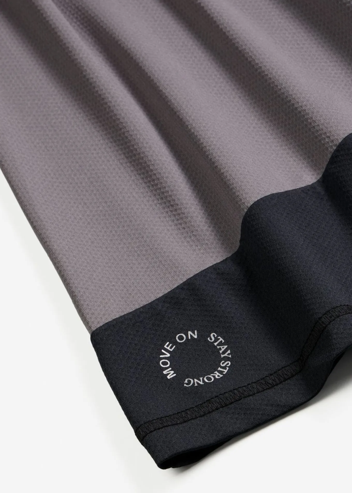 Camiseta deportiva con aspecto estructurado