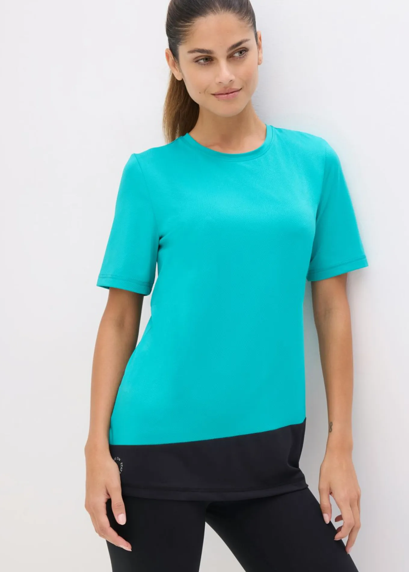 Camiseta deportiva con aspecto estructurado