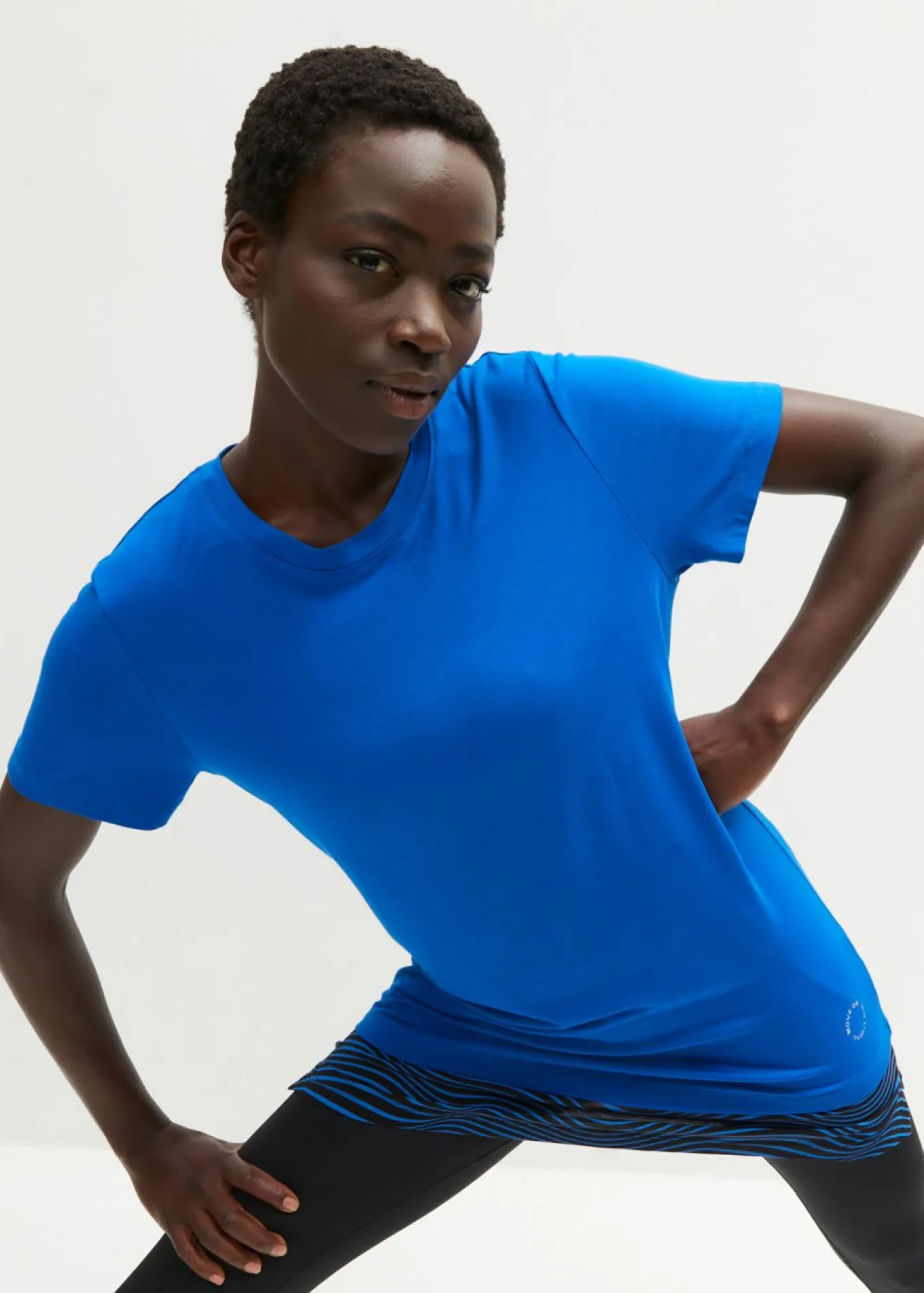 Camiseta deportiva larga con aspecto 2 en 1