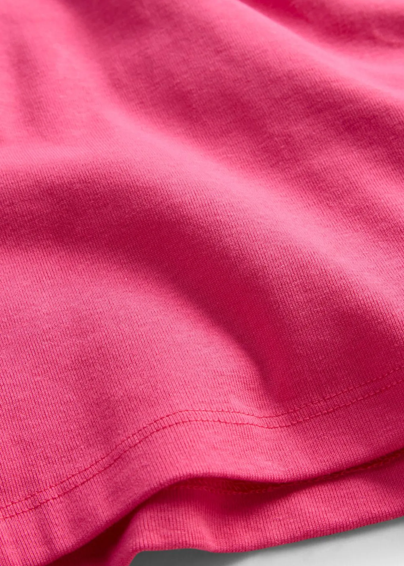 Camiseta elástica con escote en forma de U