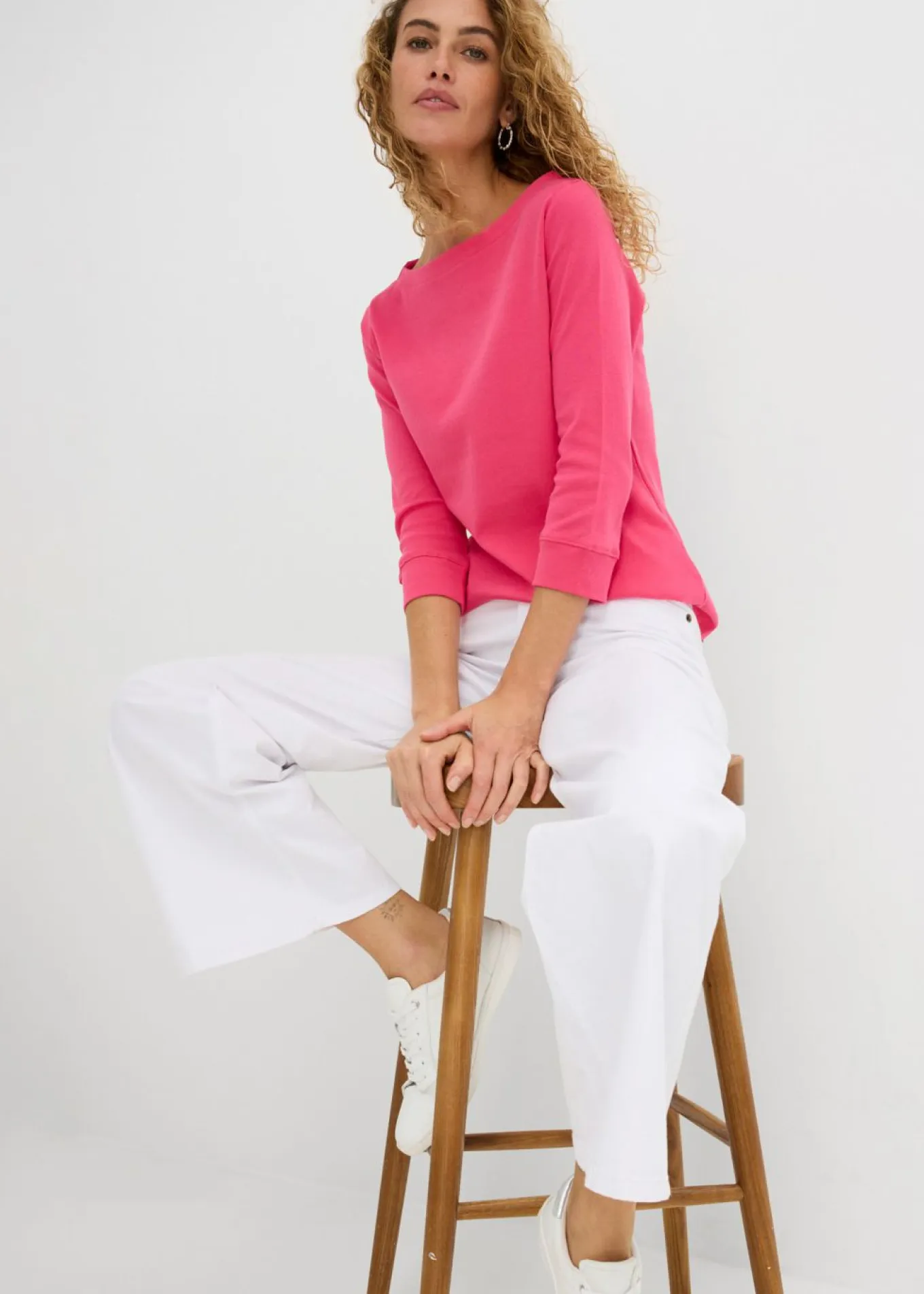 Camiseta elástica con escote en forma de U