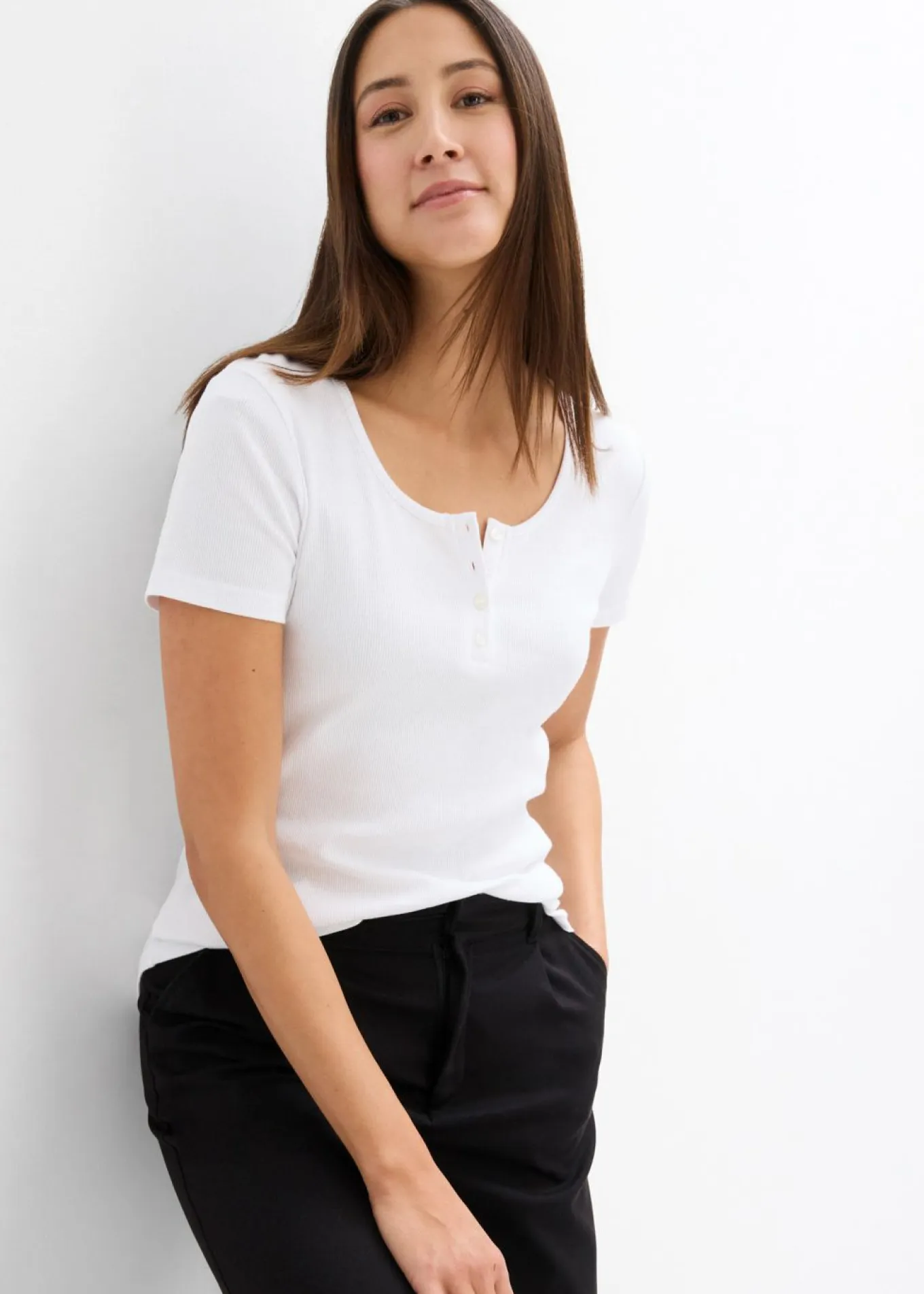 Camiseta henley con algodón orgánico puro