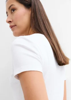 Camiseta henley con algodón orgánico puro