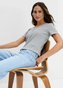 Camiseta henley con algodón orgánico puro