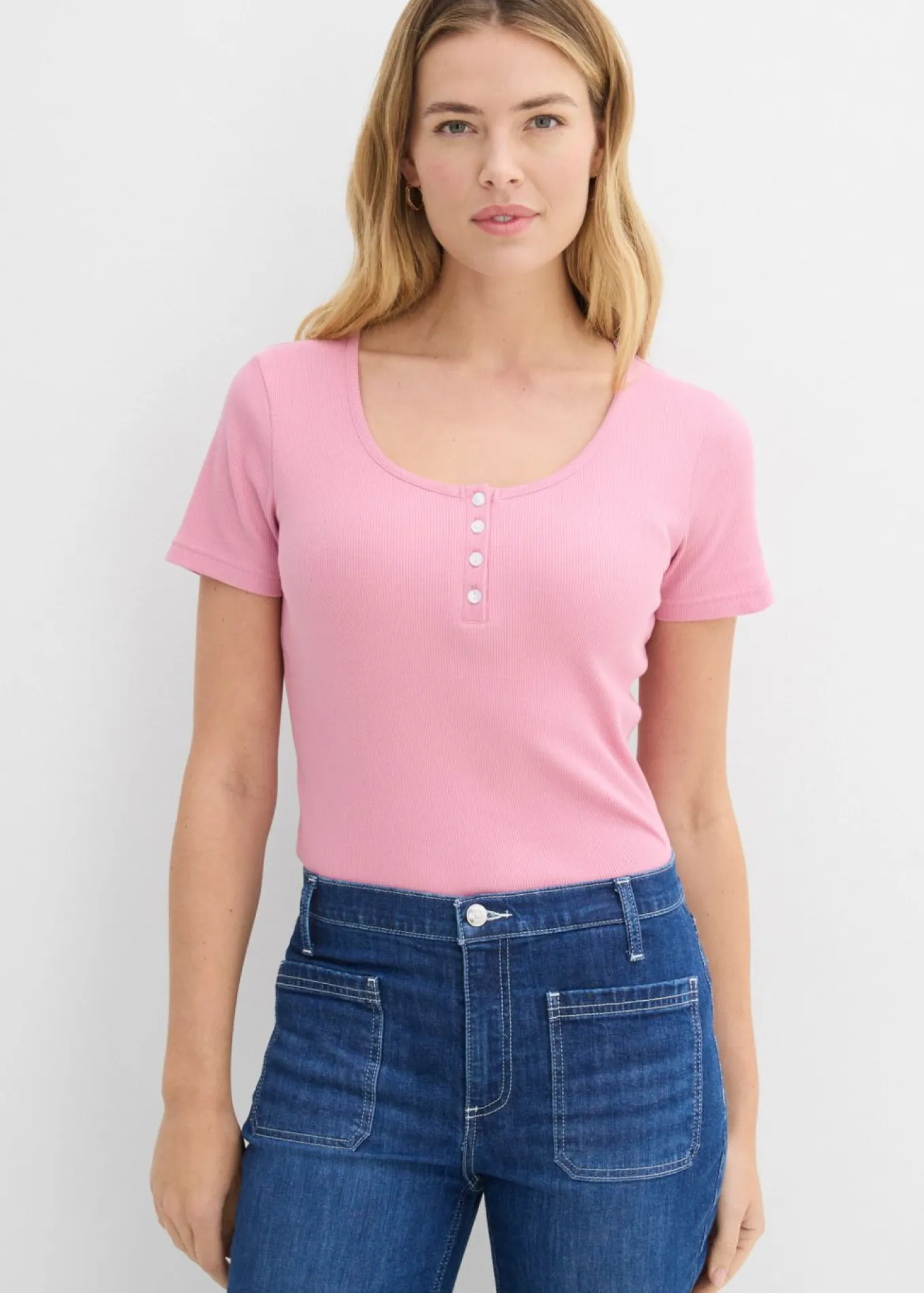 Camiseta henley con algodón orgánico puro