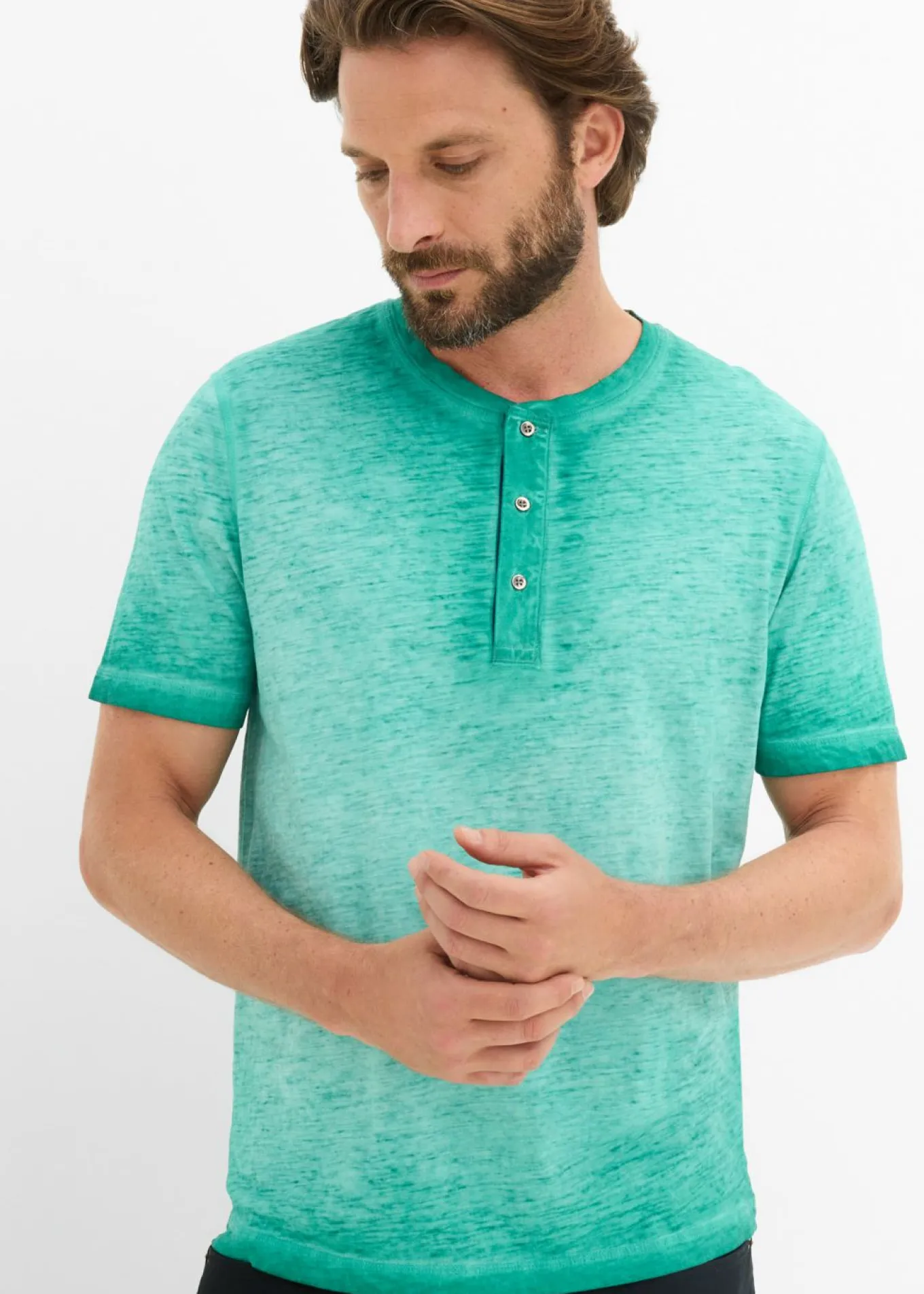 Camiseta henley de manga corta de algodón orgánico puro con aspecto lavado