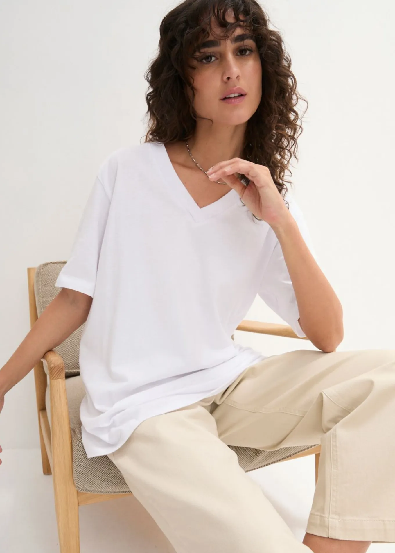 Camiseta larga ancha con cuello en V, manga corta (5 unidades)